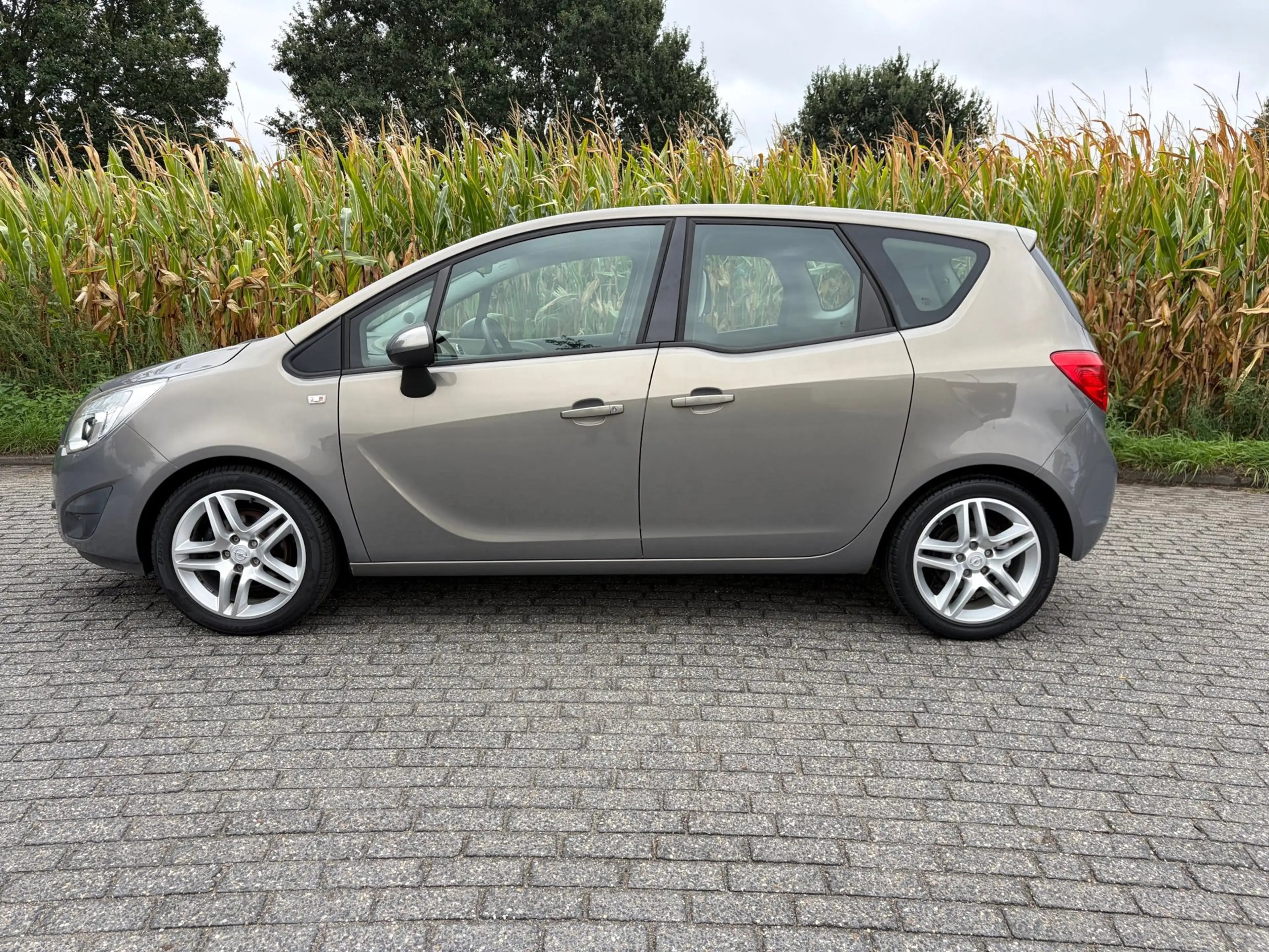 Opel Meriva 1.4 Turbo Berlin - zeer lage kmstand - lm velgen — photo 4