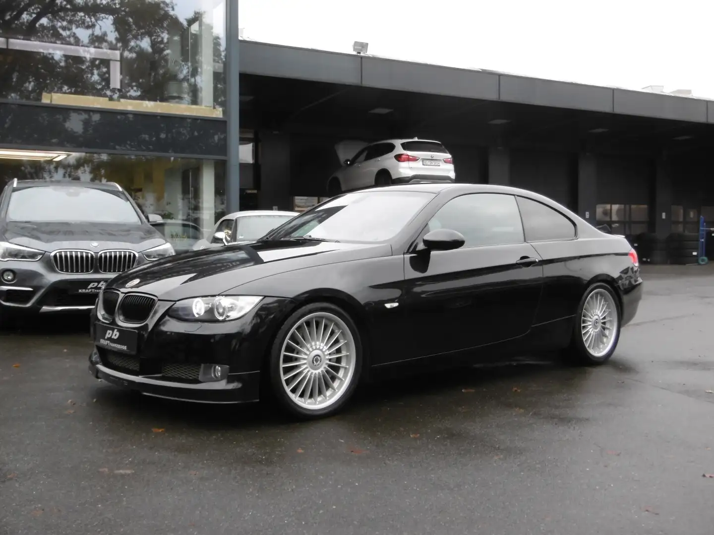 Alpina B3 Bi-Turbo Coupe Lavalina Standhzg. Negro - 2