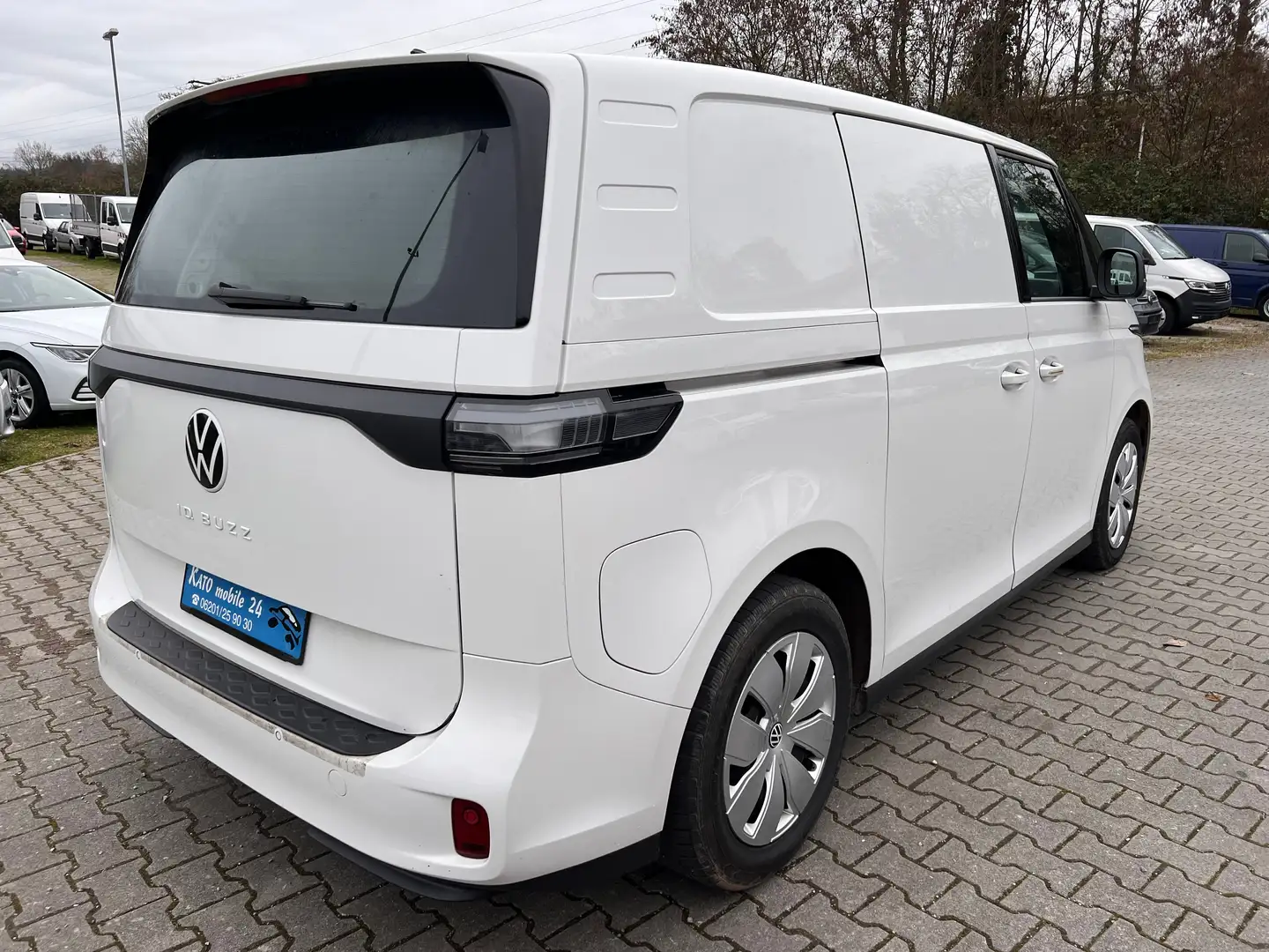 Volkswagen ID. Buzz Cargo 150 kW Navigationssystem "Discover Pro" AHK LED Weiß - 2