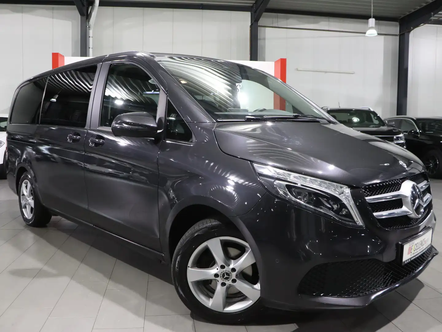 Mercedes-Benz V 220 D BE EDITION LANG / 7-SITZER / LED / AHK Gris - 2