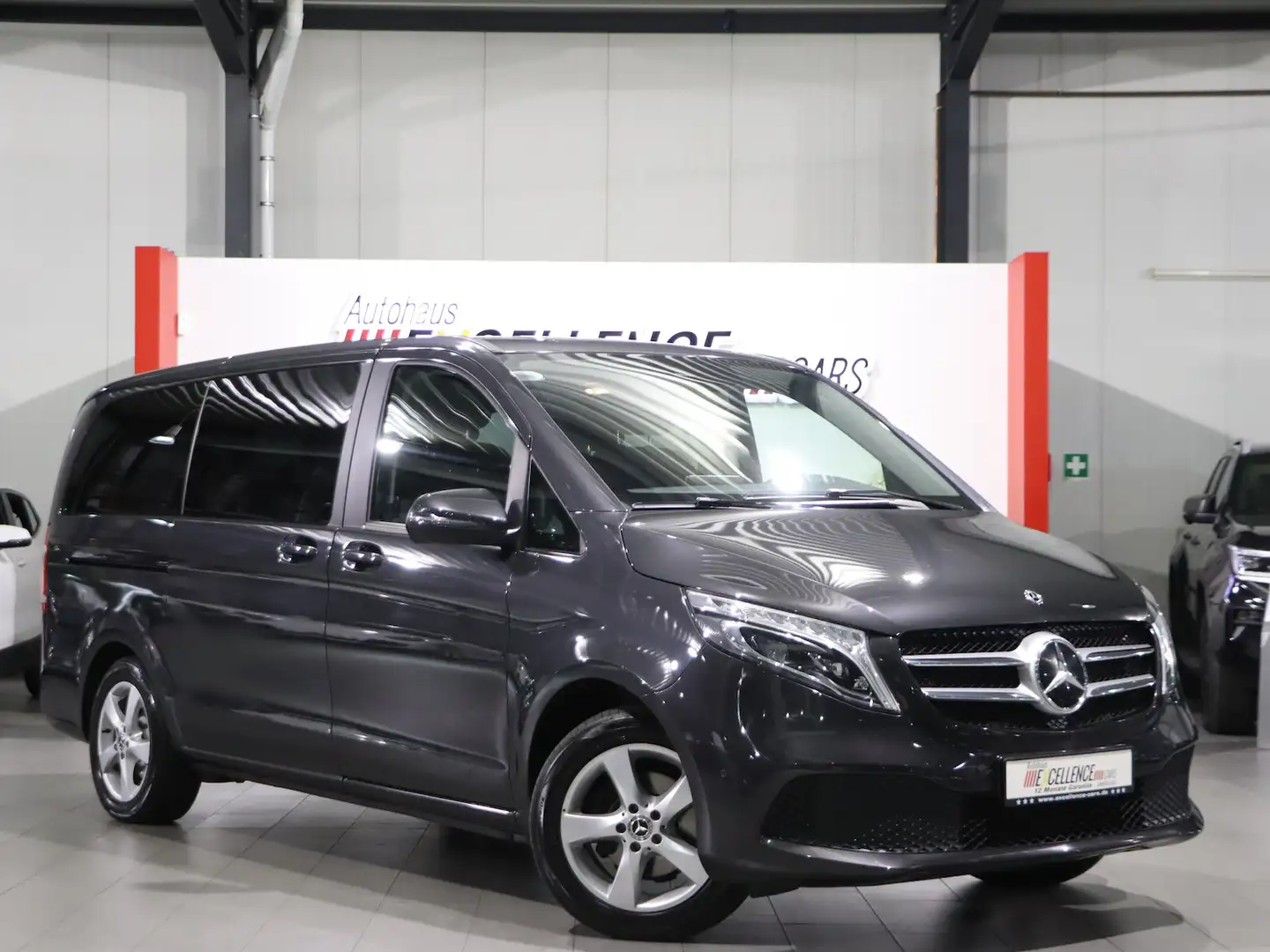 Mercedes-Benz V 220 D BE EDITION LANG / 7-SITZER / LED / AHK Gris - 1