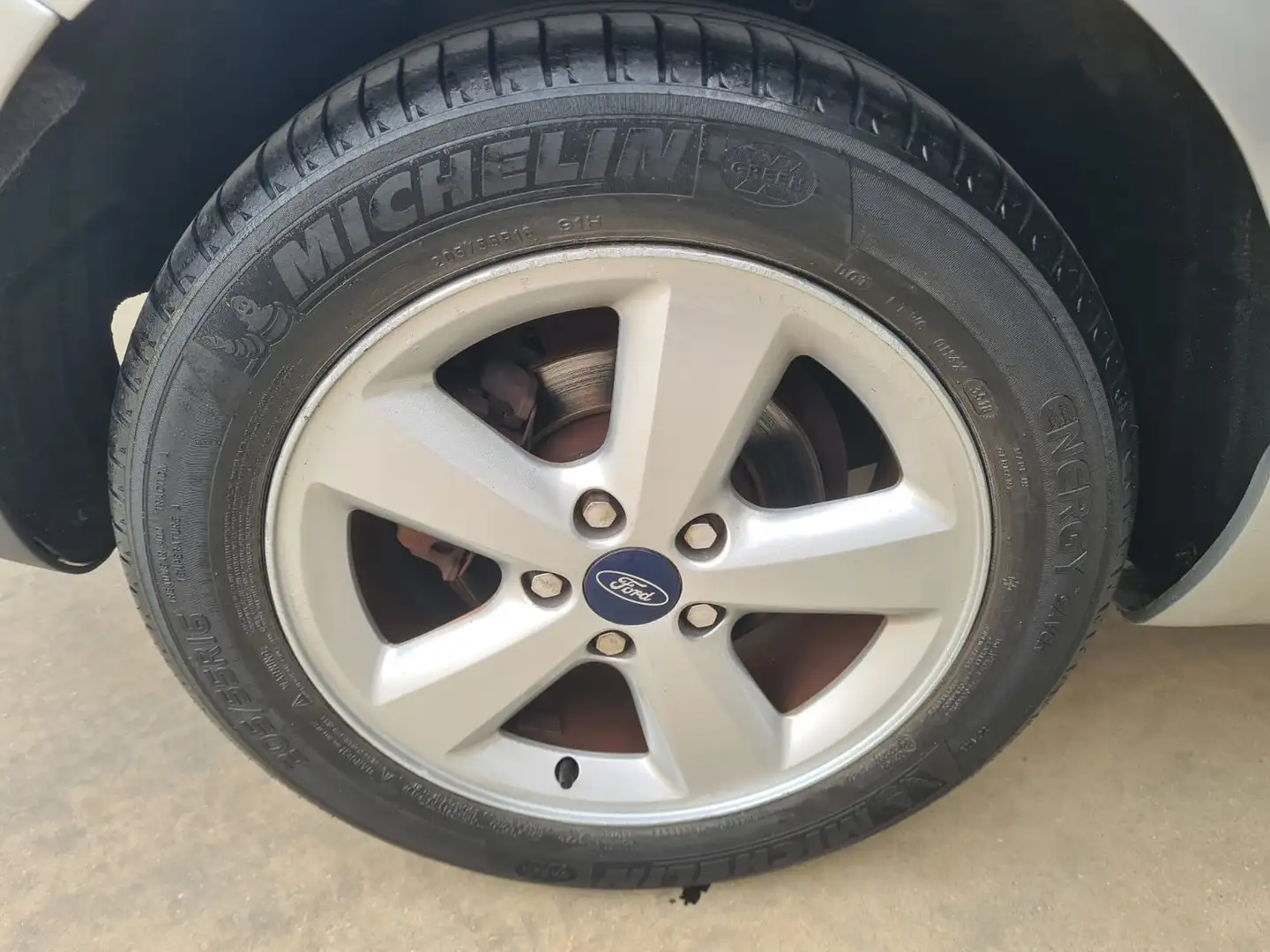 Ford Focus Focus 5p 1.6 tdci LE 90cv Argento - 2