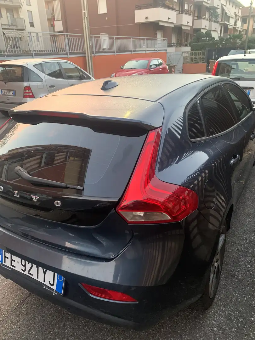 Volvo V40 2.0 d2 Momentum geartronic my17 - 1
