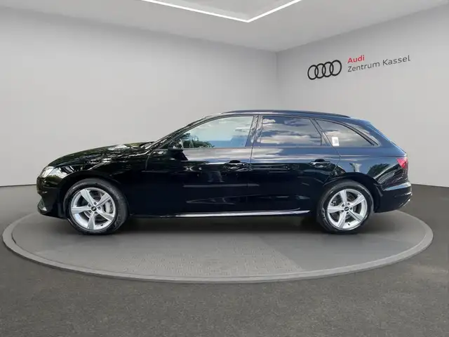Audi A4 view 4