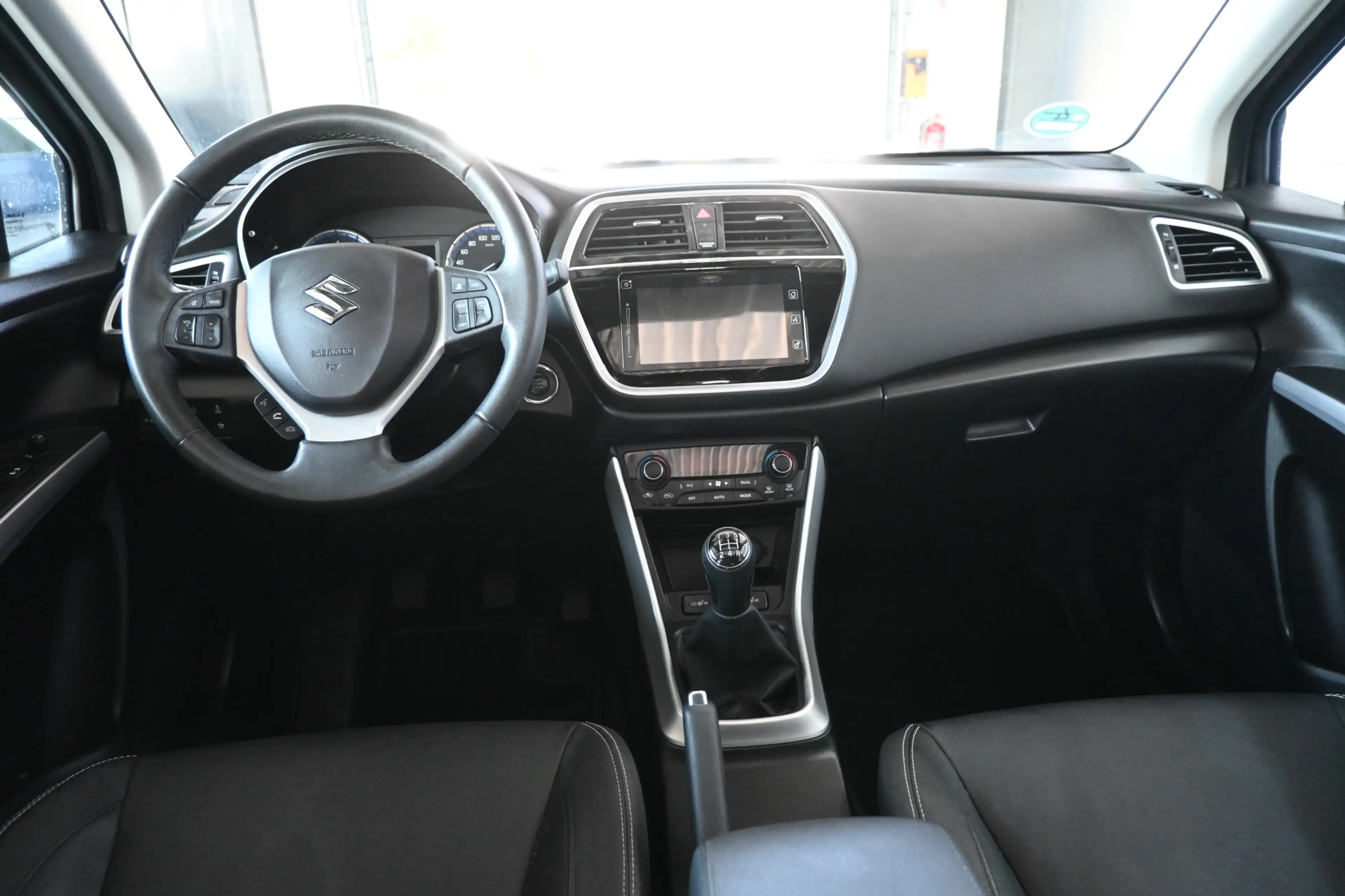 Suzuki S-Cross 1.0 Boosterjet Stijl Clima Navigatie Panoramadak S — photo 2