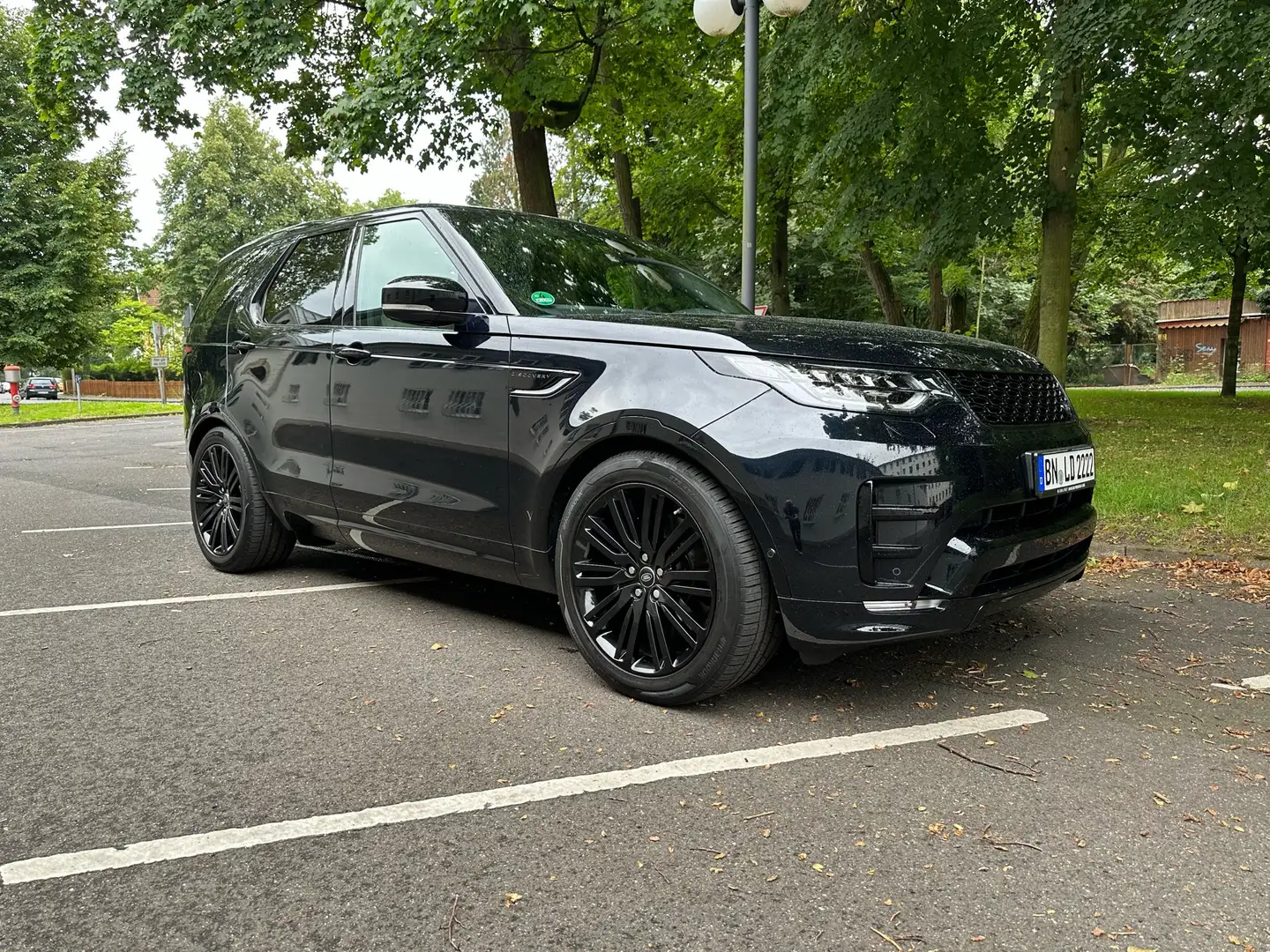 Land Rover Discovery HSE Noir - 1