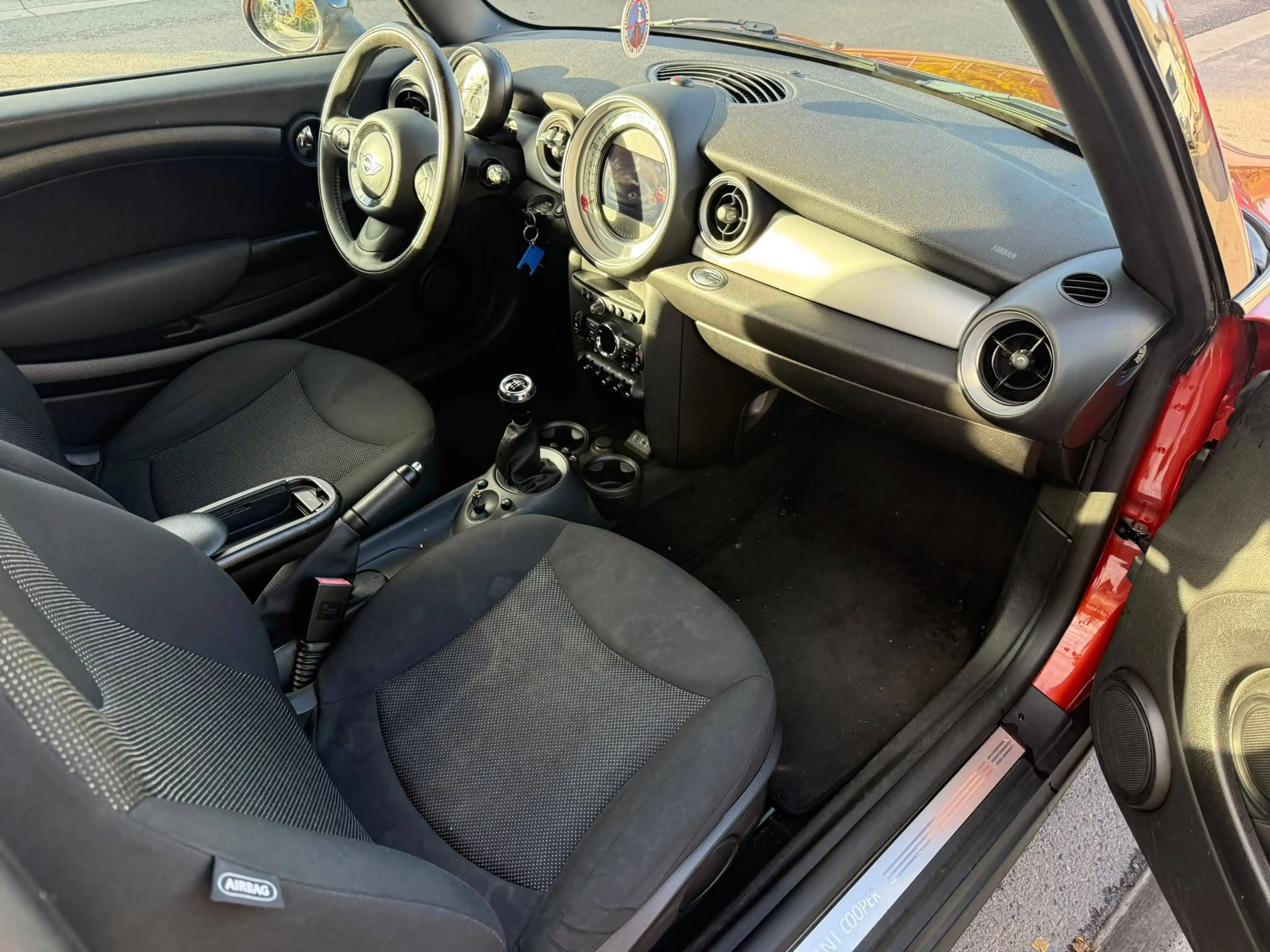 MINI Cooper D Mini 1.6 D Cooper DPF — photo 11