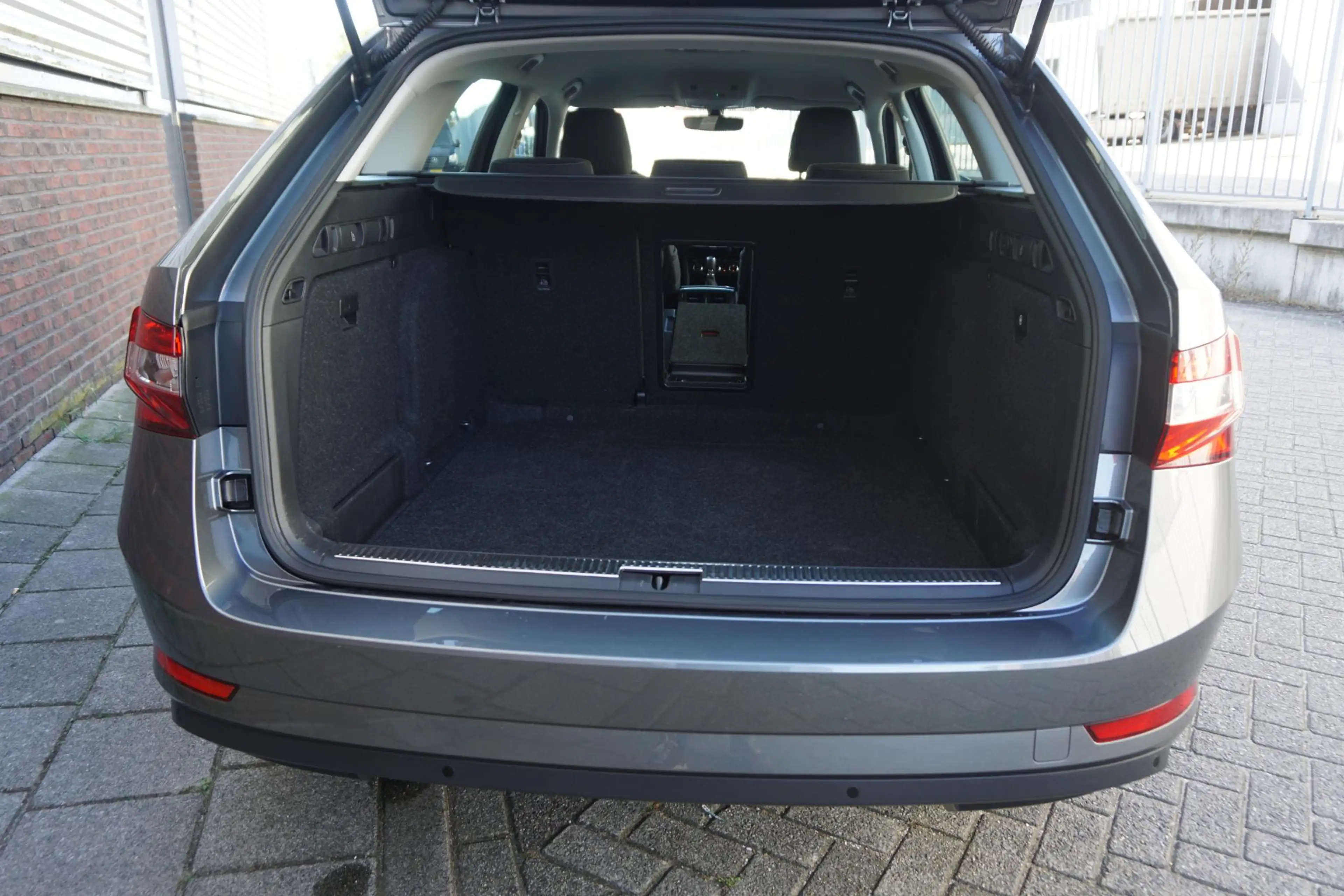 Skoda Superb Combi 1.5 TSI ACT Business Edition/All-Seasonbande — photo 25