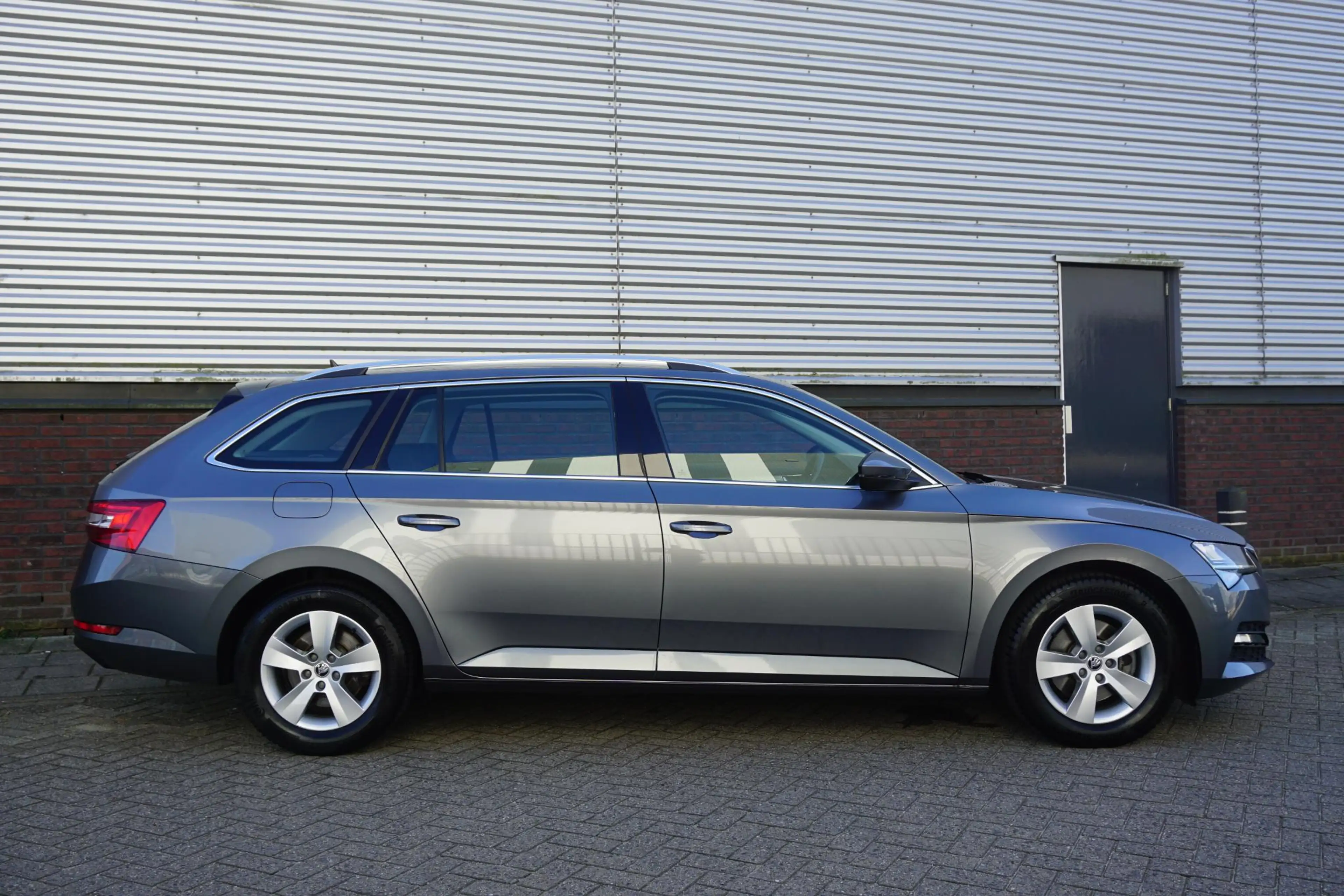Skoda Superb Combi 1.5 TSI ACT Business Edition/All-Seasonbande — photo 21