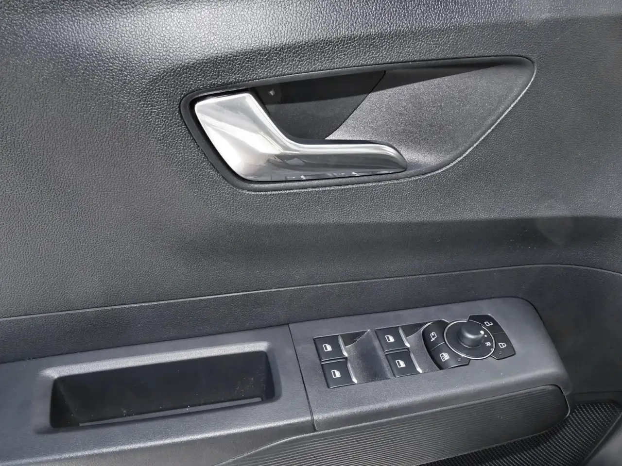 Ford Tourneo Courier Titanium 1.0 EB Klimaauto+Kamera Klima Navi 10