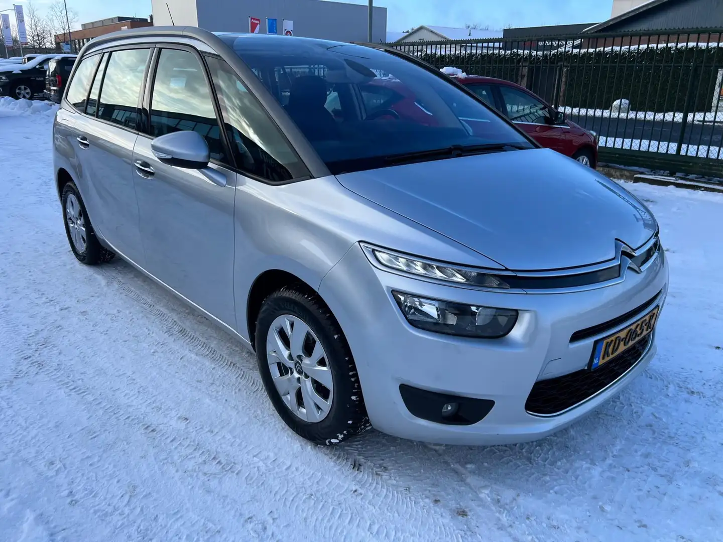 Citroen Grand C4 Picasso 1.2 PureTech Tendance 7 persoons Gris - 2