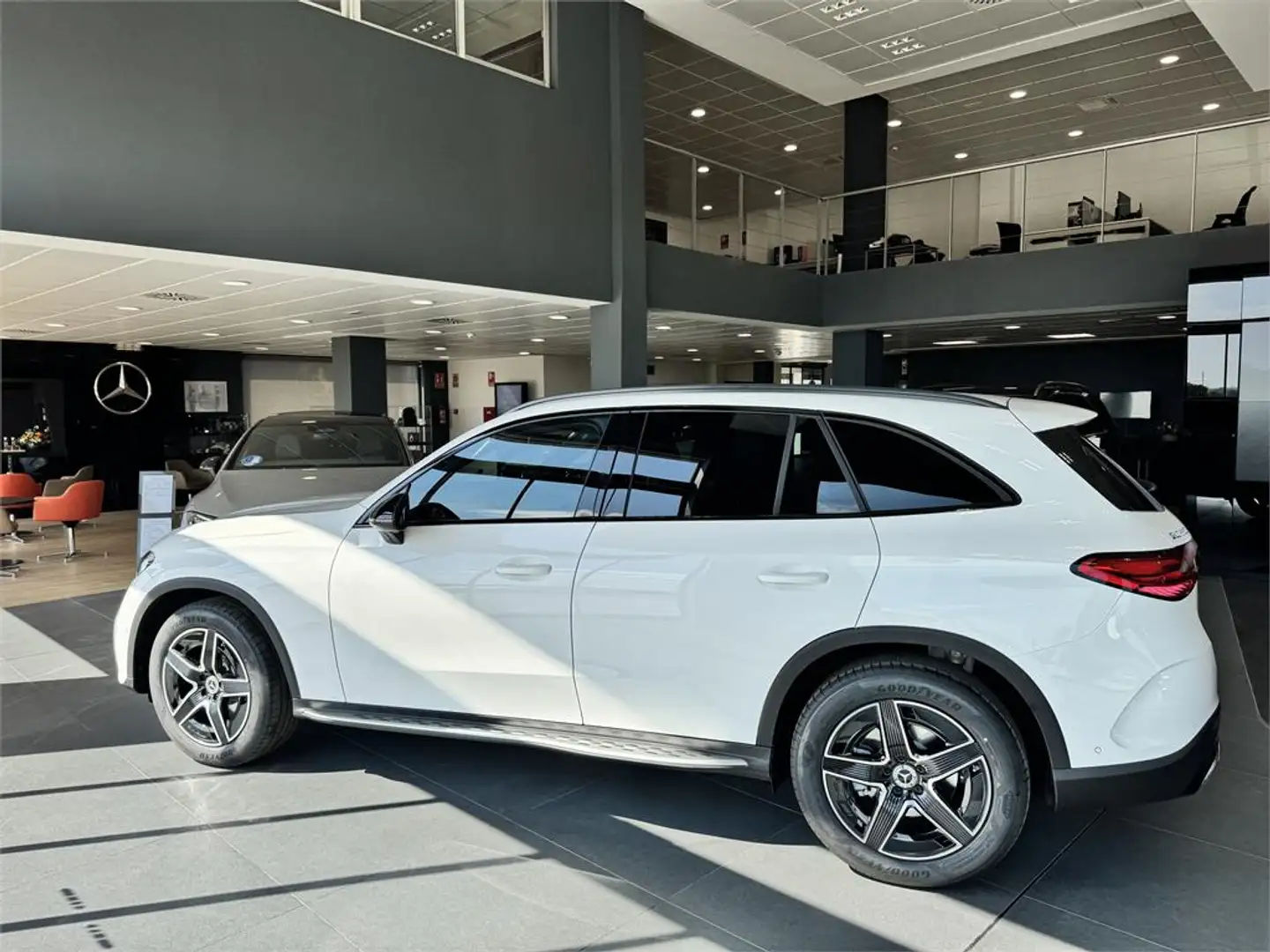 Mercedes-Benz GLC 220 d 4MATIC - 2