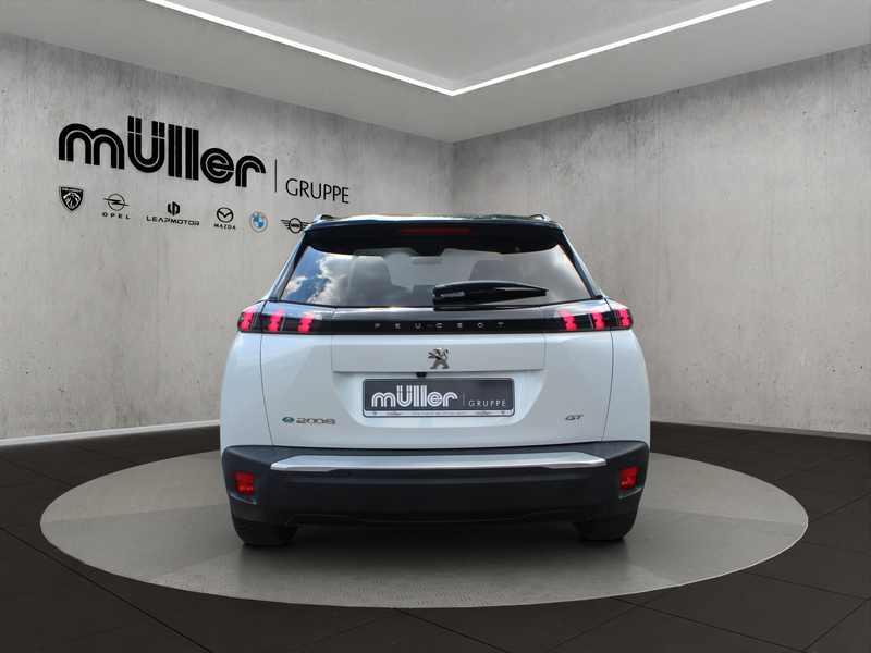 Peugeot e-2008 GT — photo 5