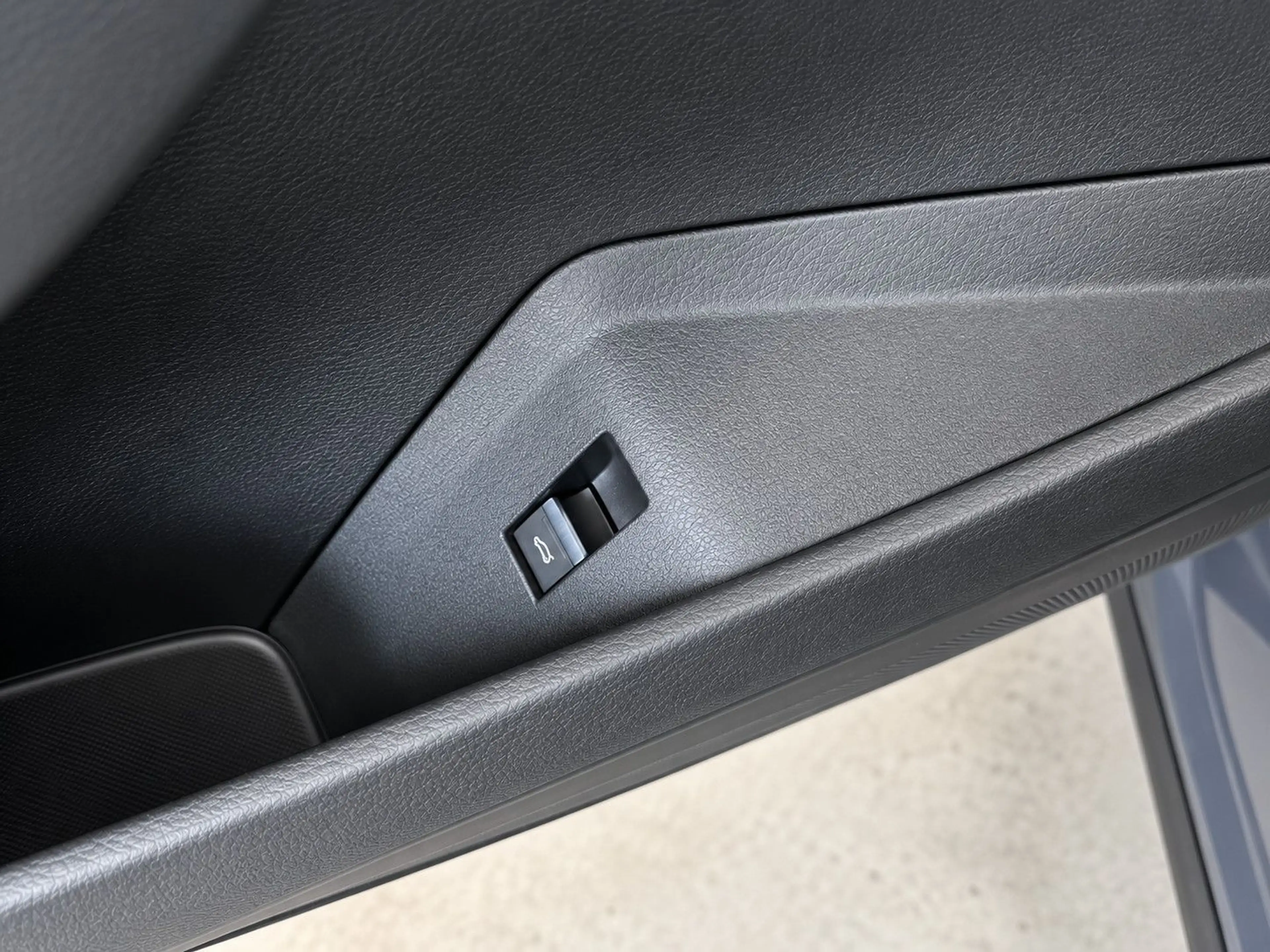 Audi Q8 e-tron quattro SOH100%/AHK/SHZ/R-KAM/NAVI/LED — photo 13