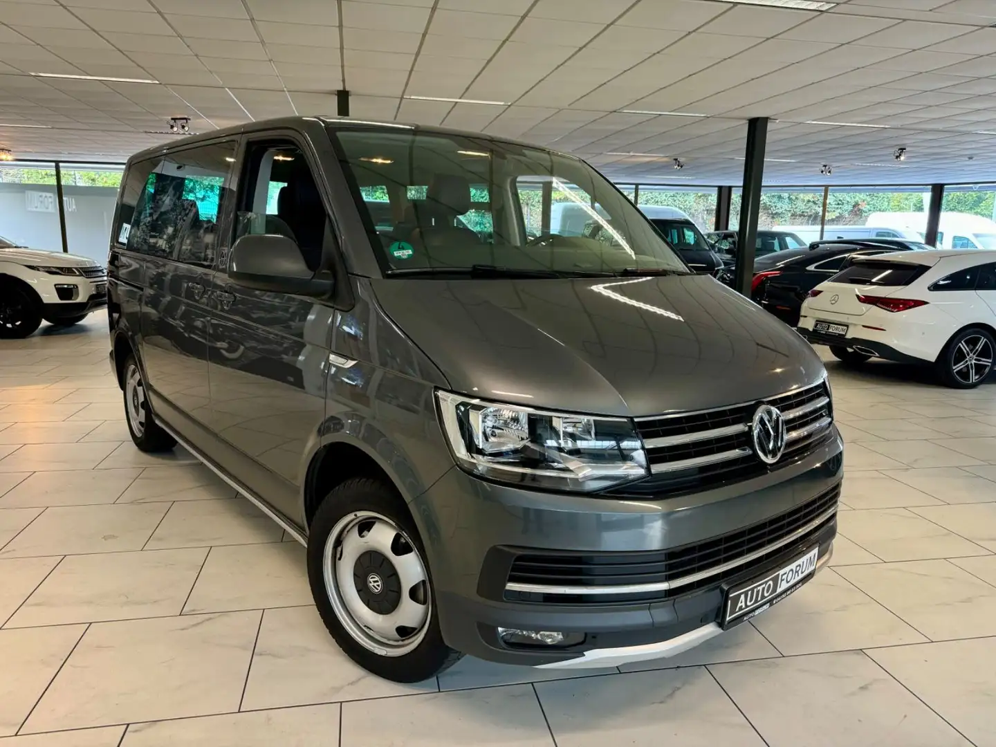 Volkswagen T6 Multivan T6 2.0 TDI Multivan PanAmericana AUT 7-SITZE AHK Grau - 2