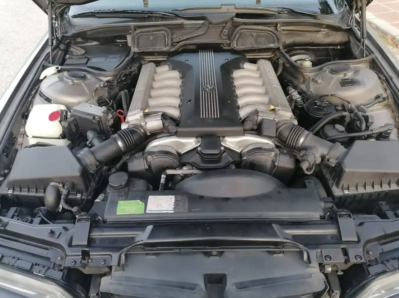 BMW 750i Aut., foto 5