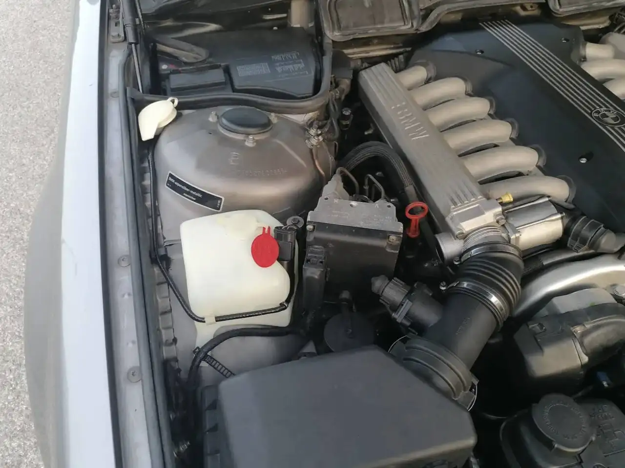BMW 750i Aut., foto 6