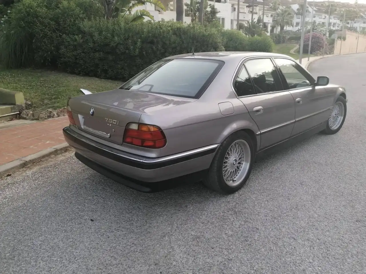 BMW 750i Aut., foto 7