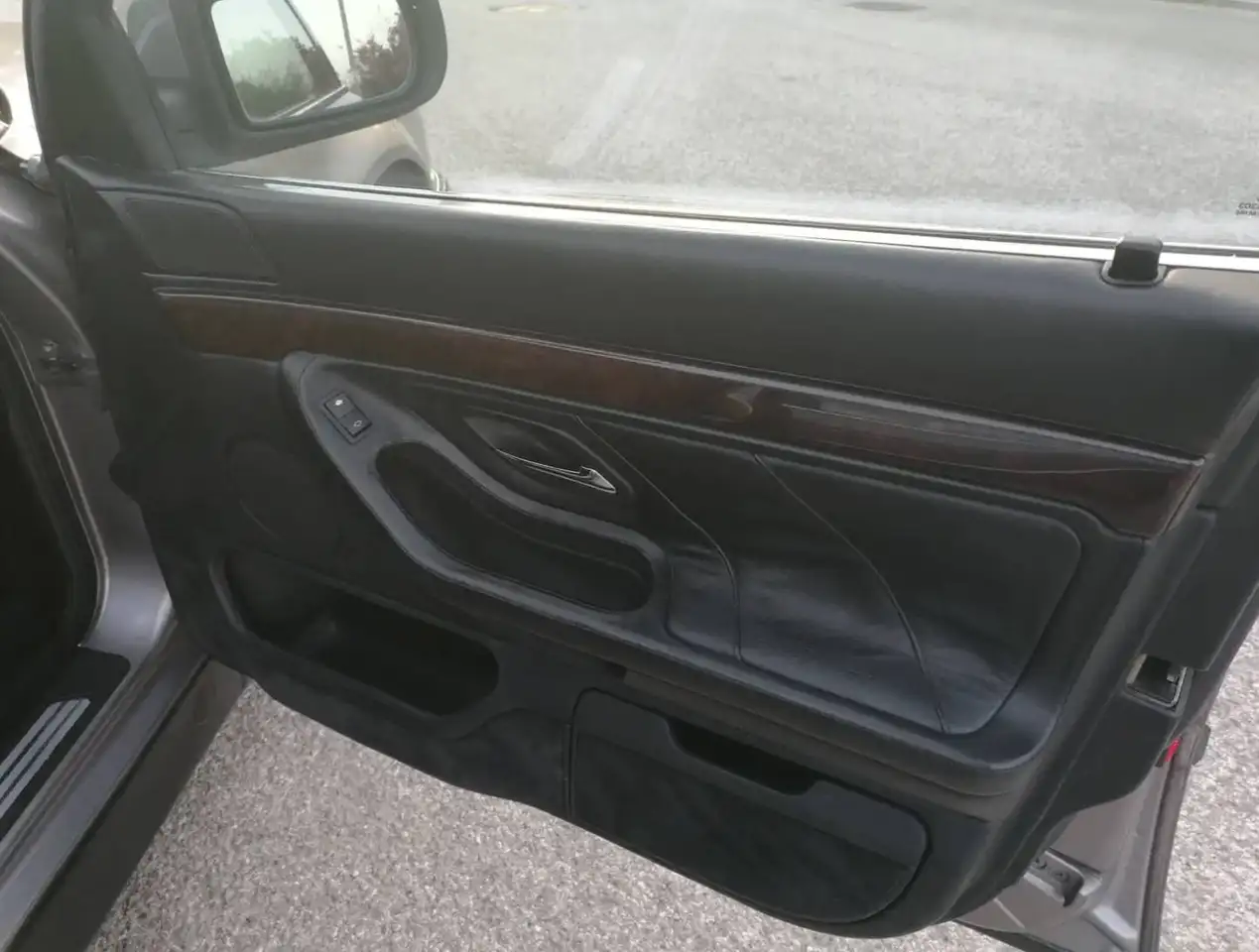 BMW 750i Aut., foto 3