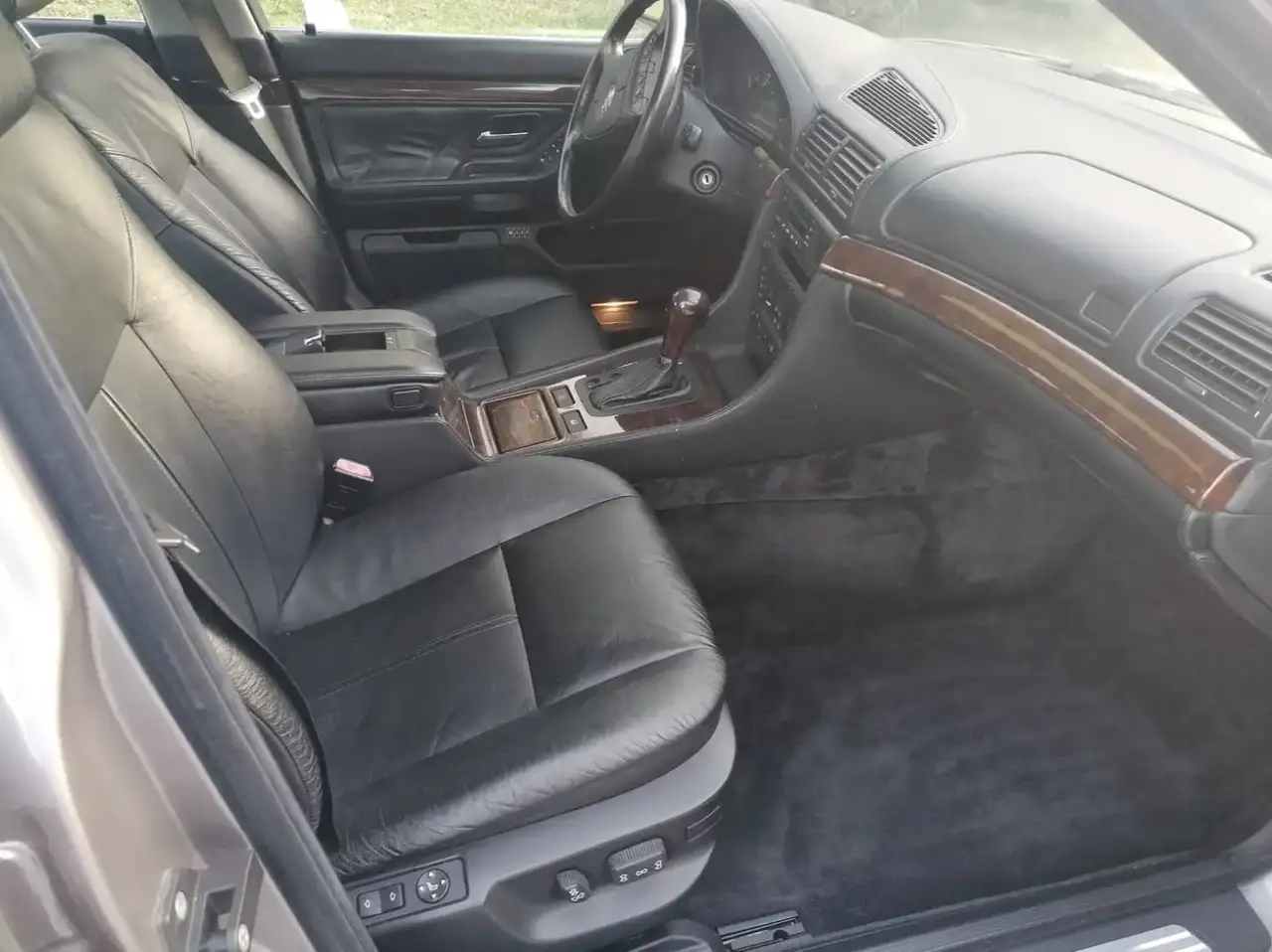 BMW 750i Aut., foto 10