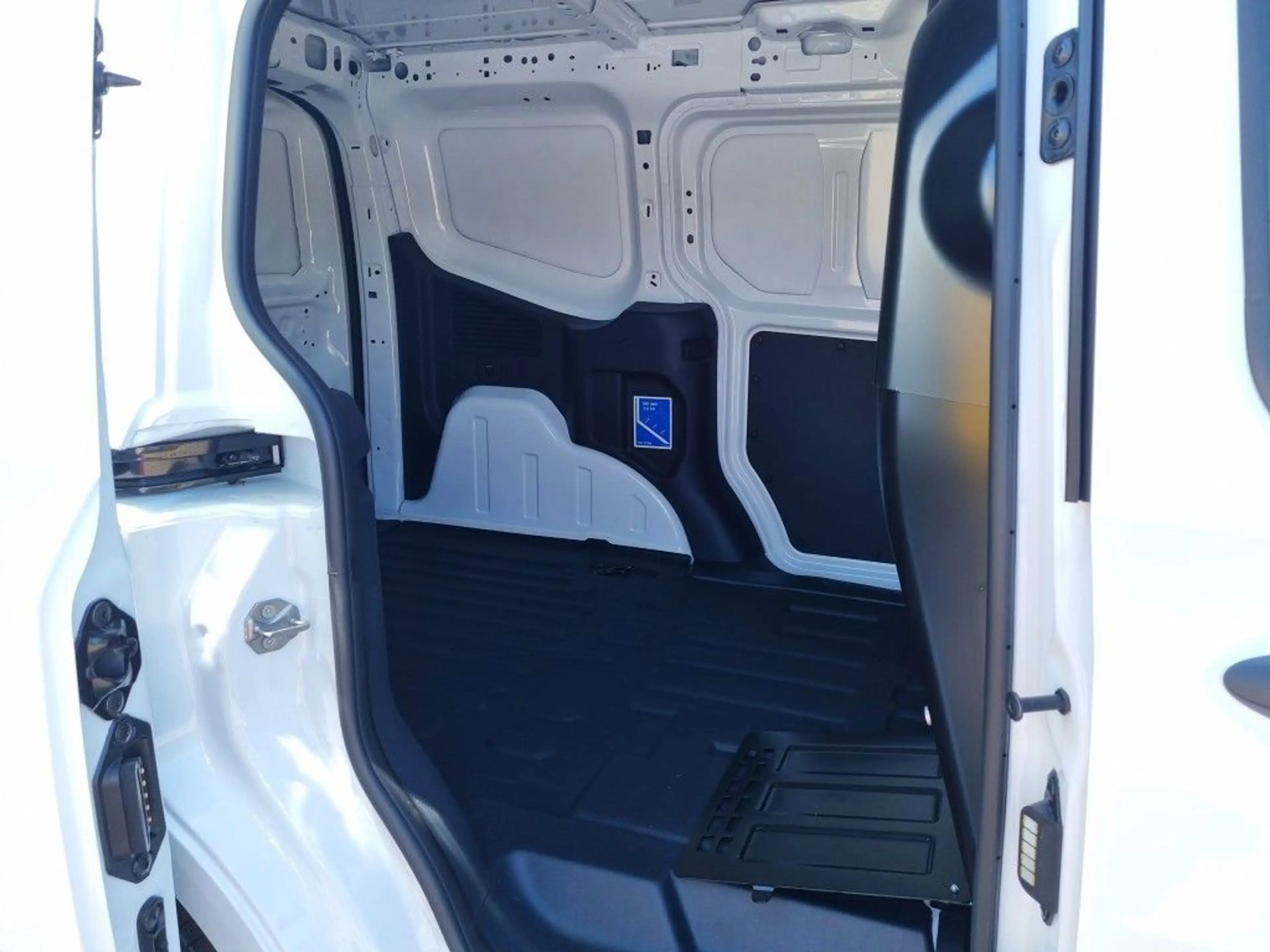 Ford Transit Courier e-Transit 54kWh Trend Toterwinkel Kamera — photo 12
