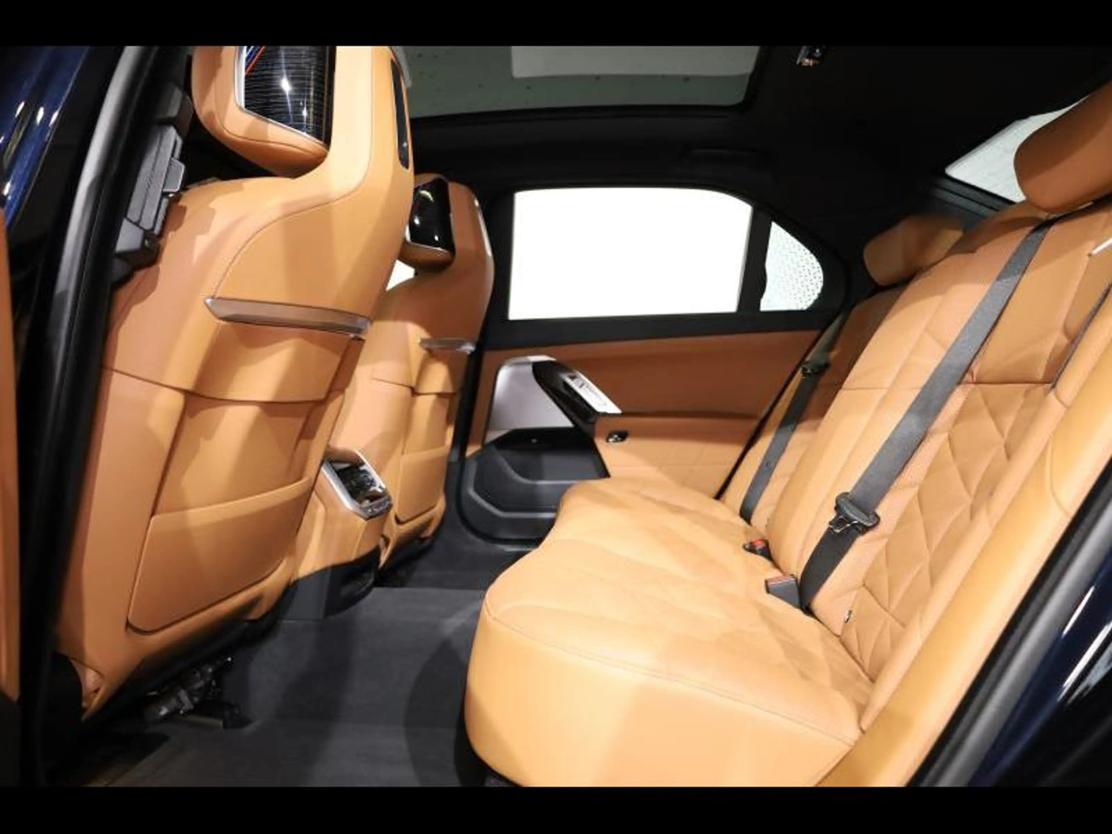 BMW i7 eDrive50 Kit M Sport — photo 8