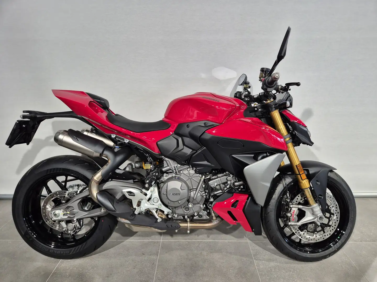 Ducati Streetfighter V2 S Red - 1