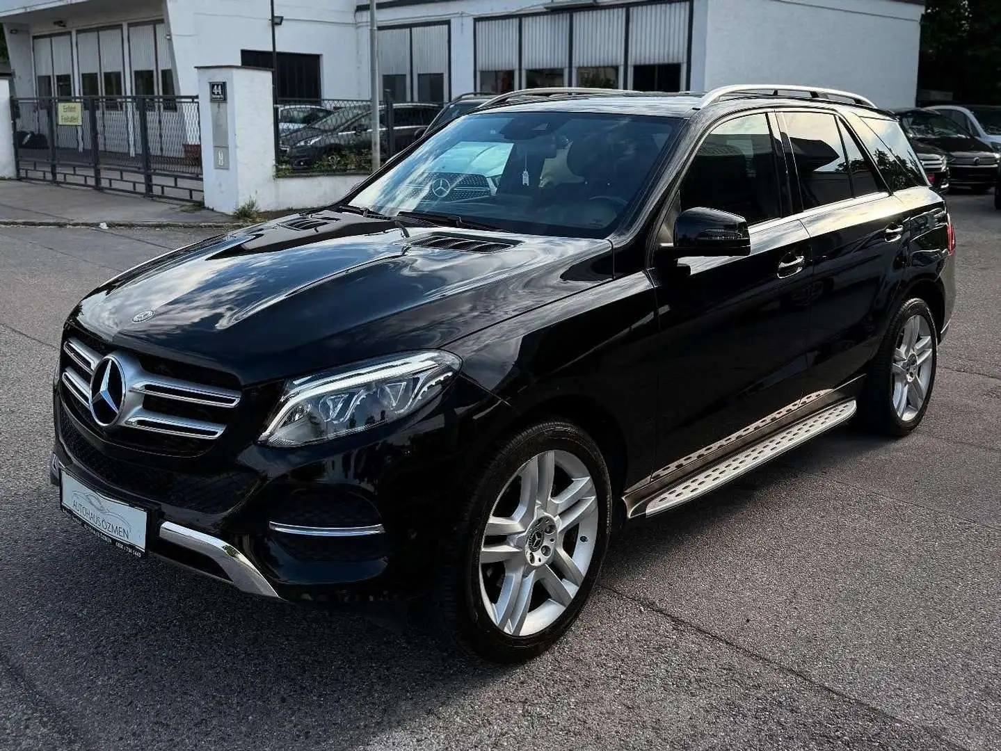 Mercedes-Benz GLE 250 d 4Matic Aut. Zwart - 1