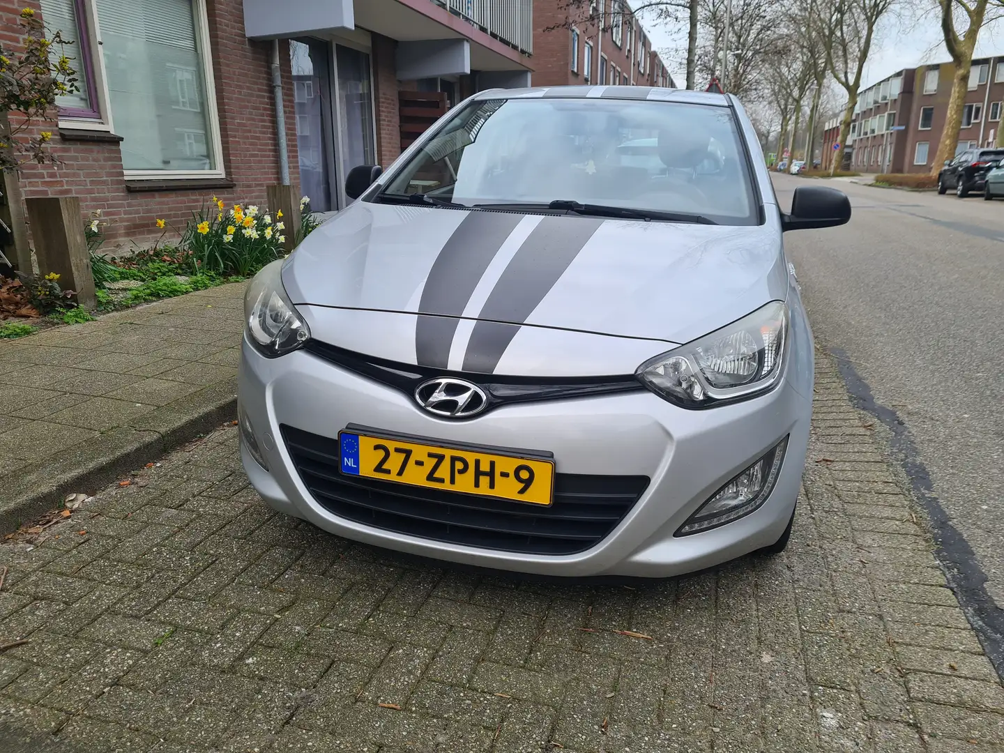 Hyundai i20 1.2i Business Edition Gümüş rengi - 2