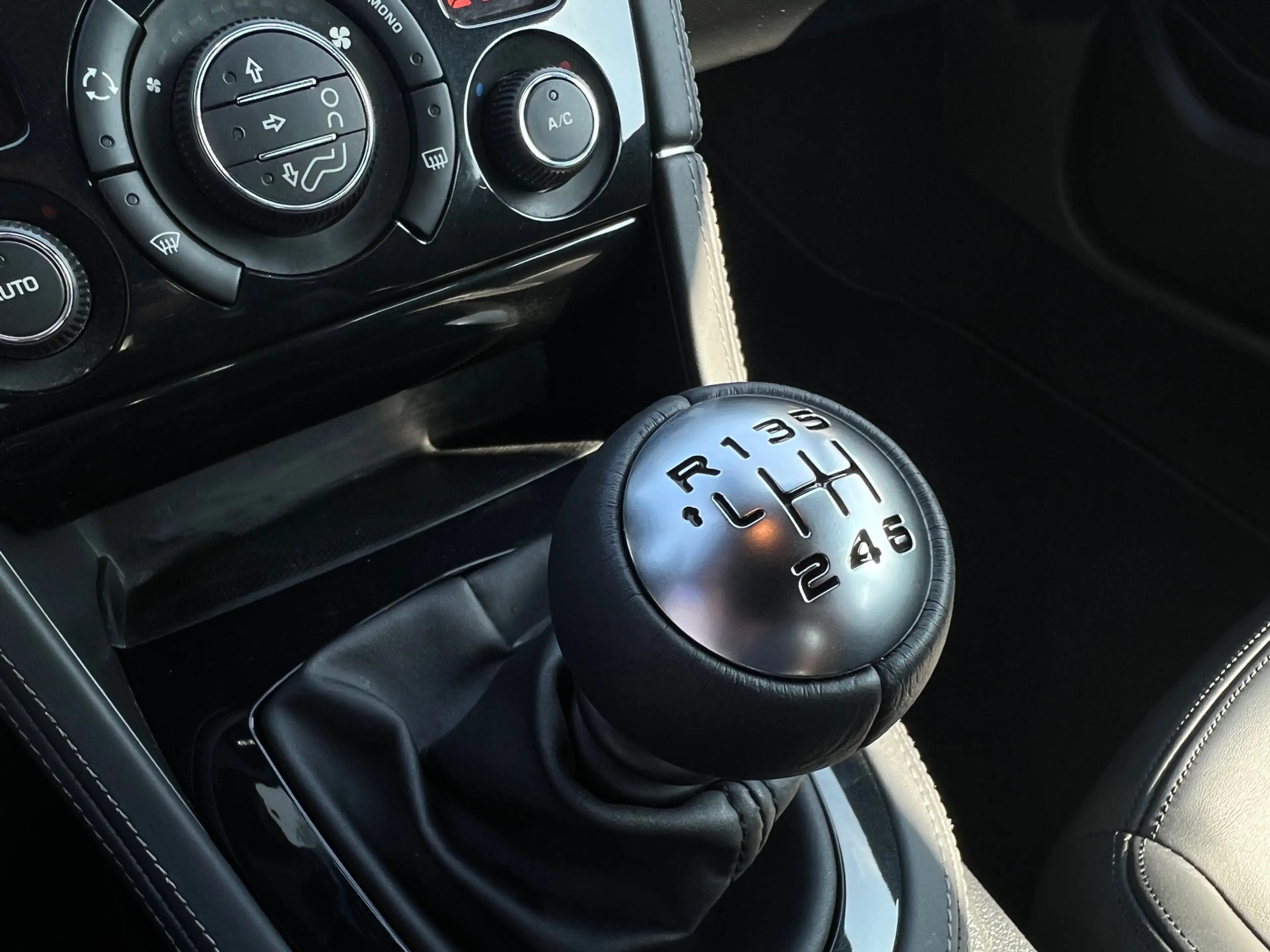 Peugeot RCZ 1.6 THP 200PK | Vol leder | Xenon | Electrische st — photo 18