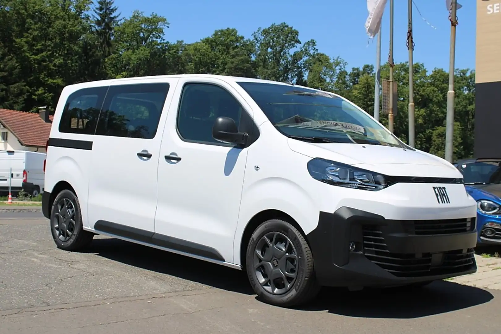 Fiat Scudo Kombi L2 H1 180PS Automatik Navi Kamera AHK 9S... Weiß - 1