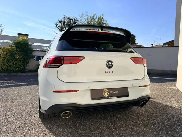 Volkswagen Golf view 4