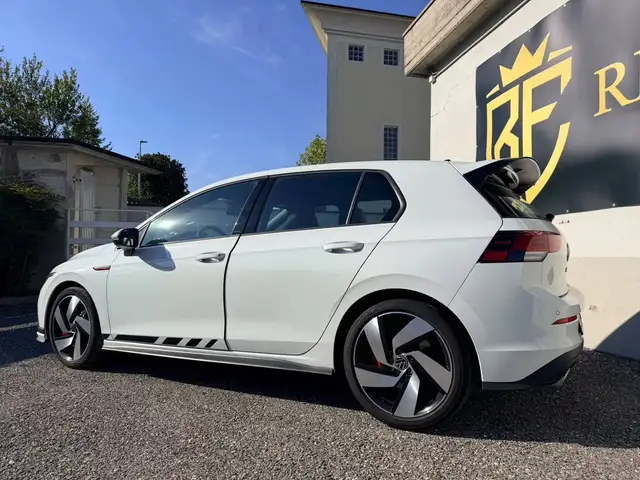 Volkswagen Golf view 3