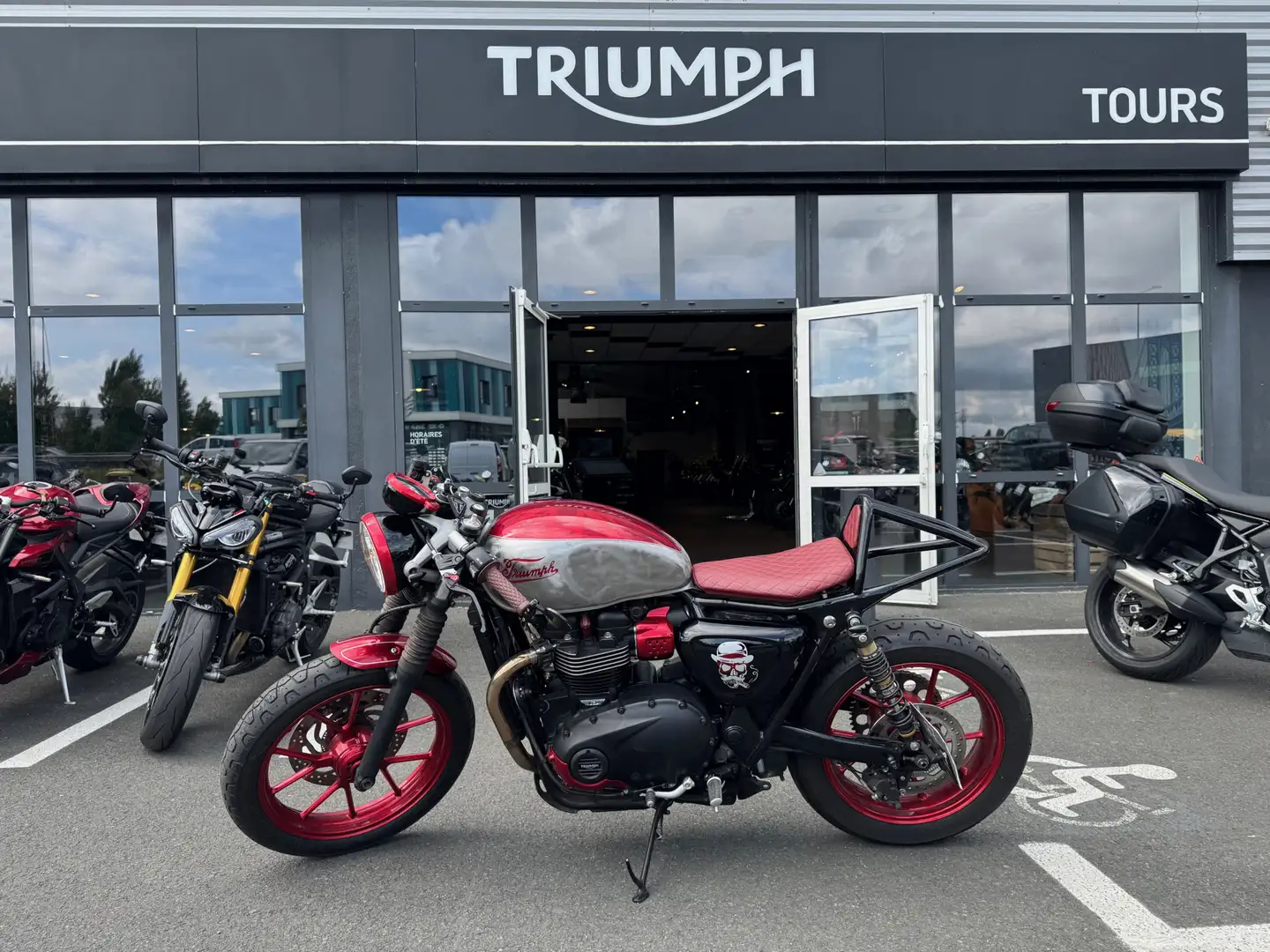 Triumph Street Twin - 1