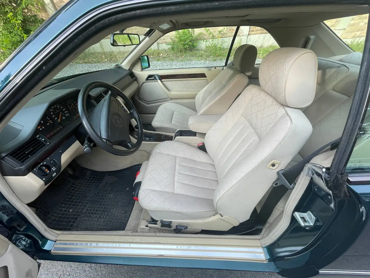 Mercedes-Benz E 220 C, foto 10