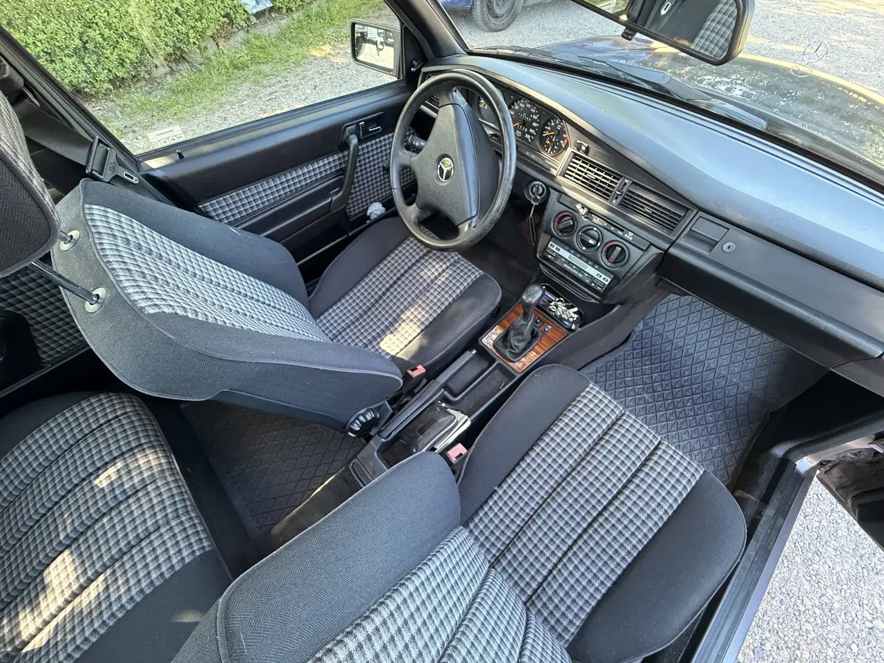 Mercedes-Benz 190 E 1.8, foto 12