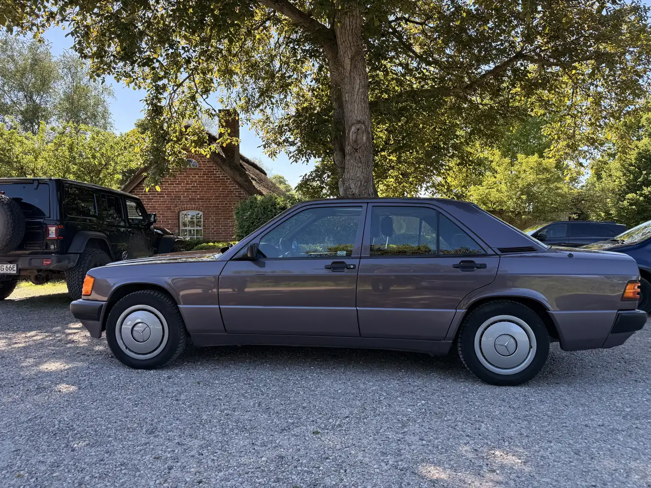 Mercedes-Benz 190 E 1.8, foto 4