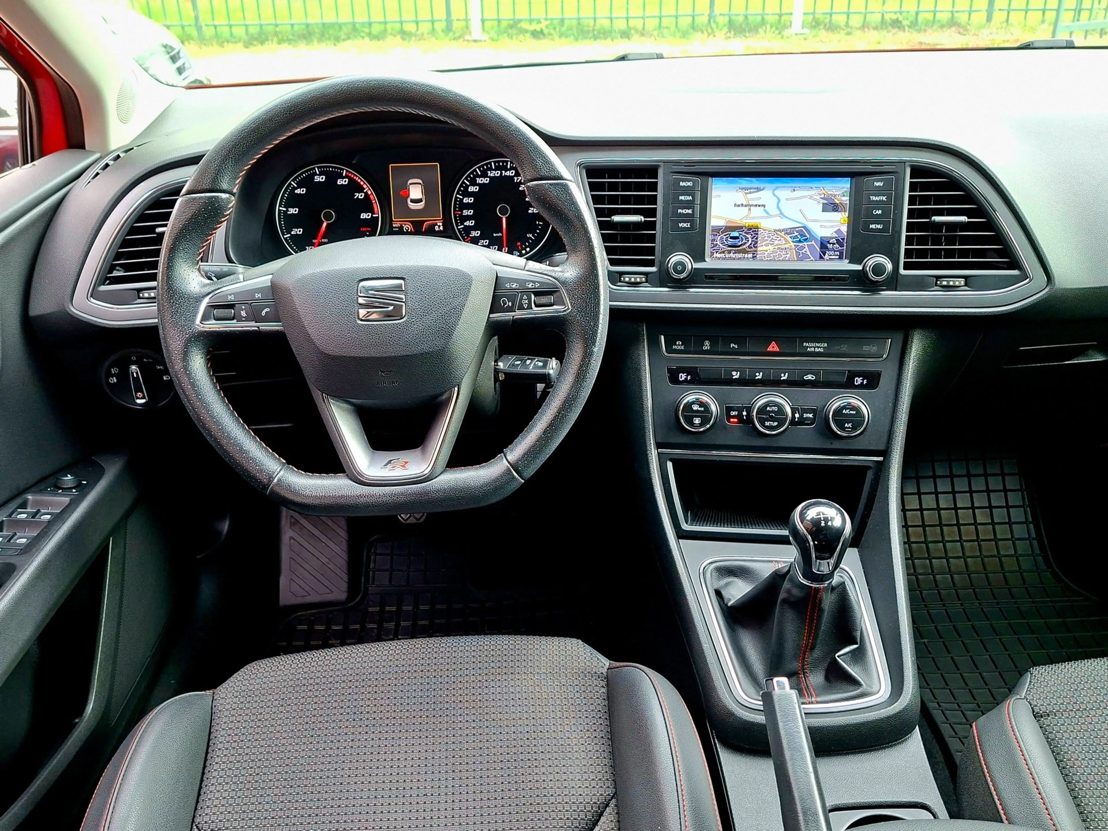 SEAT Leon 1.4 TSI FR - LINE Navi Led Clima Cruise Led 1e Eig — photo 6