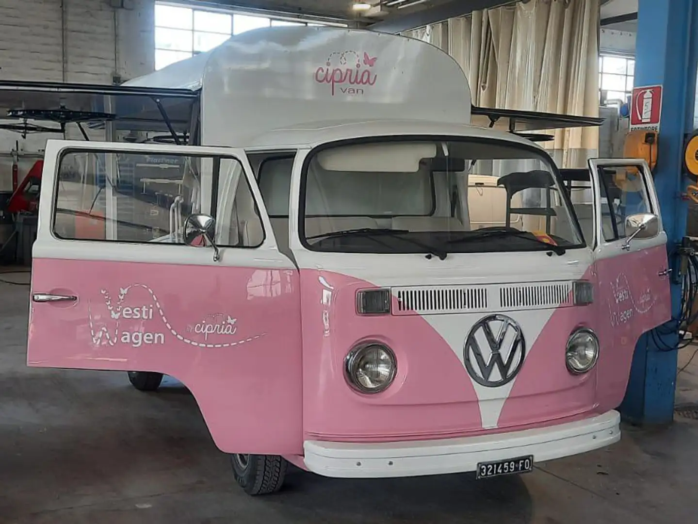 Volkswagen T2 Kw:33; Imm:1975 -Benzina -cilindrata:1285 Km:83790 Lila - 2