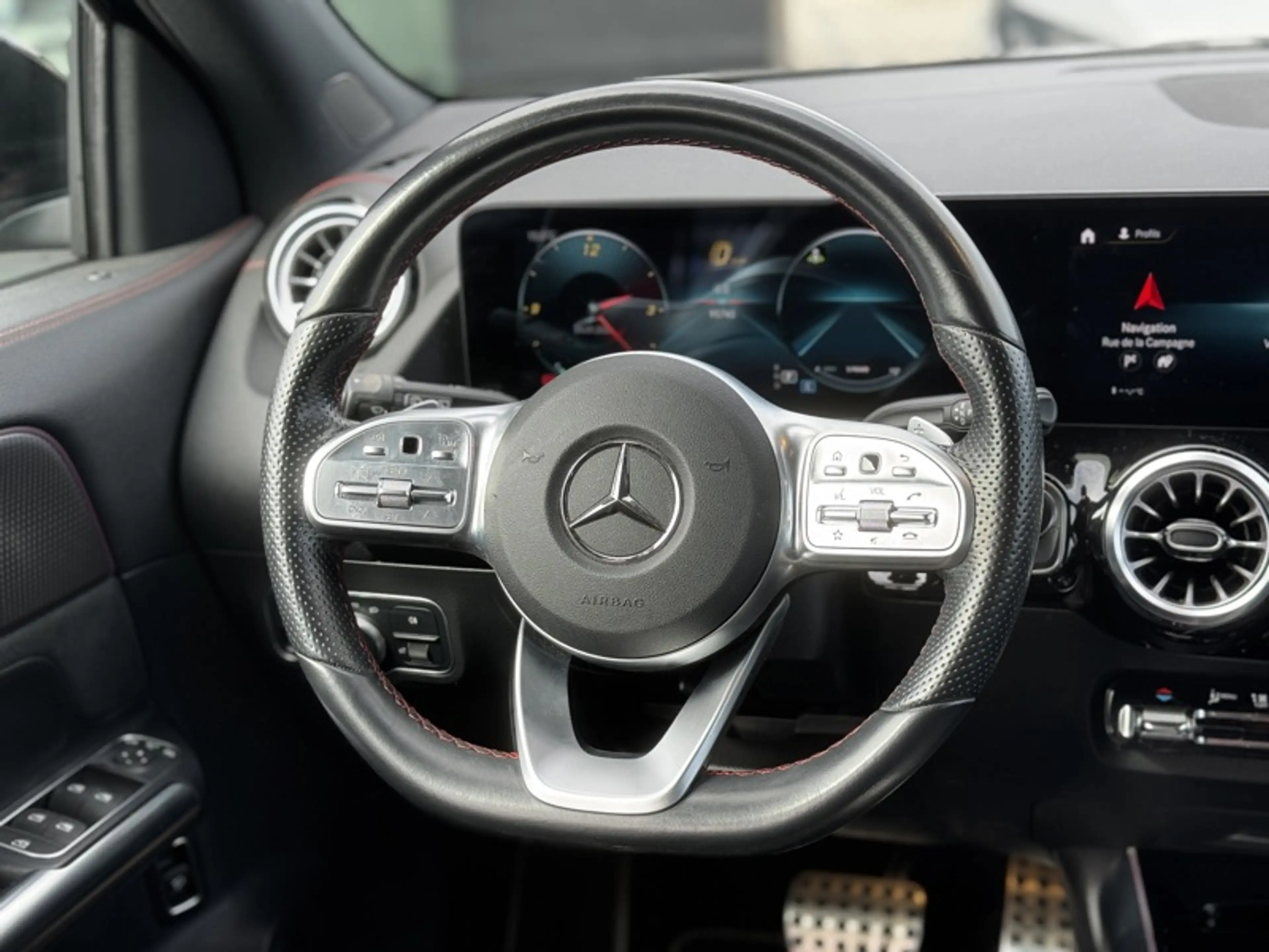 Mercedes-Benz EQA 250 AMG Pack Night — photo 11