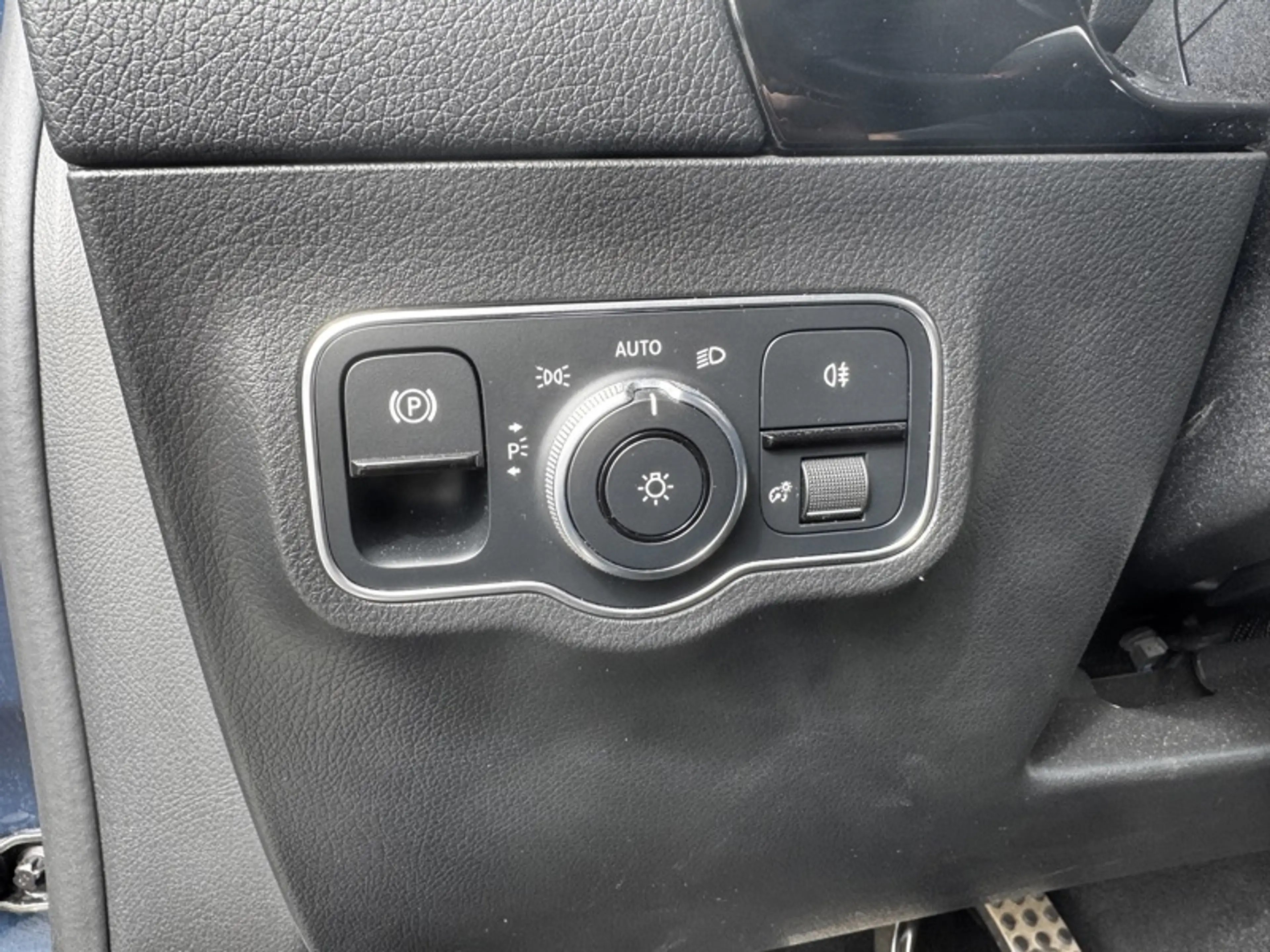 Mercedes-Benz EQA 250 AMG Pack Night — photo 15