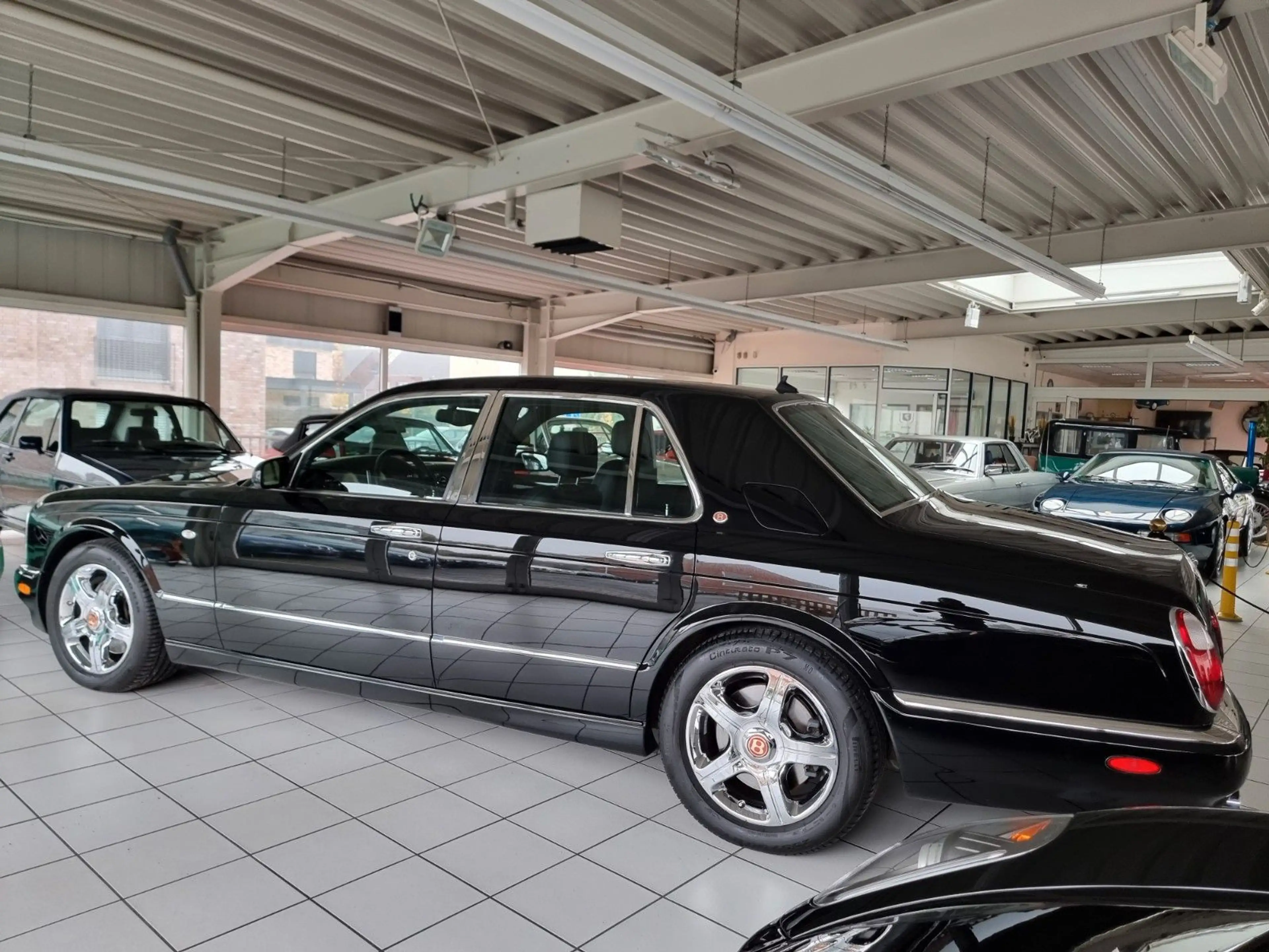 Bentley Arnage /2. Hand/Erstlack/Kpl. Historie/Sammler — photo 11