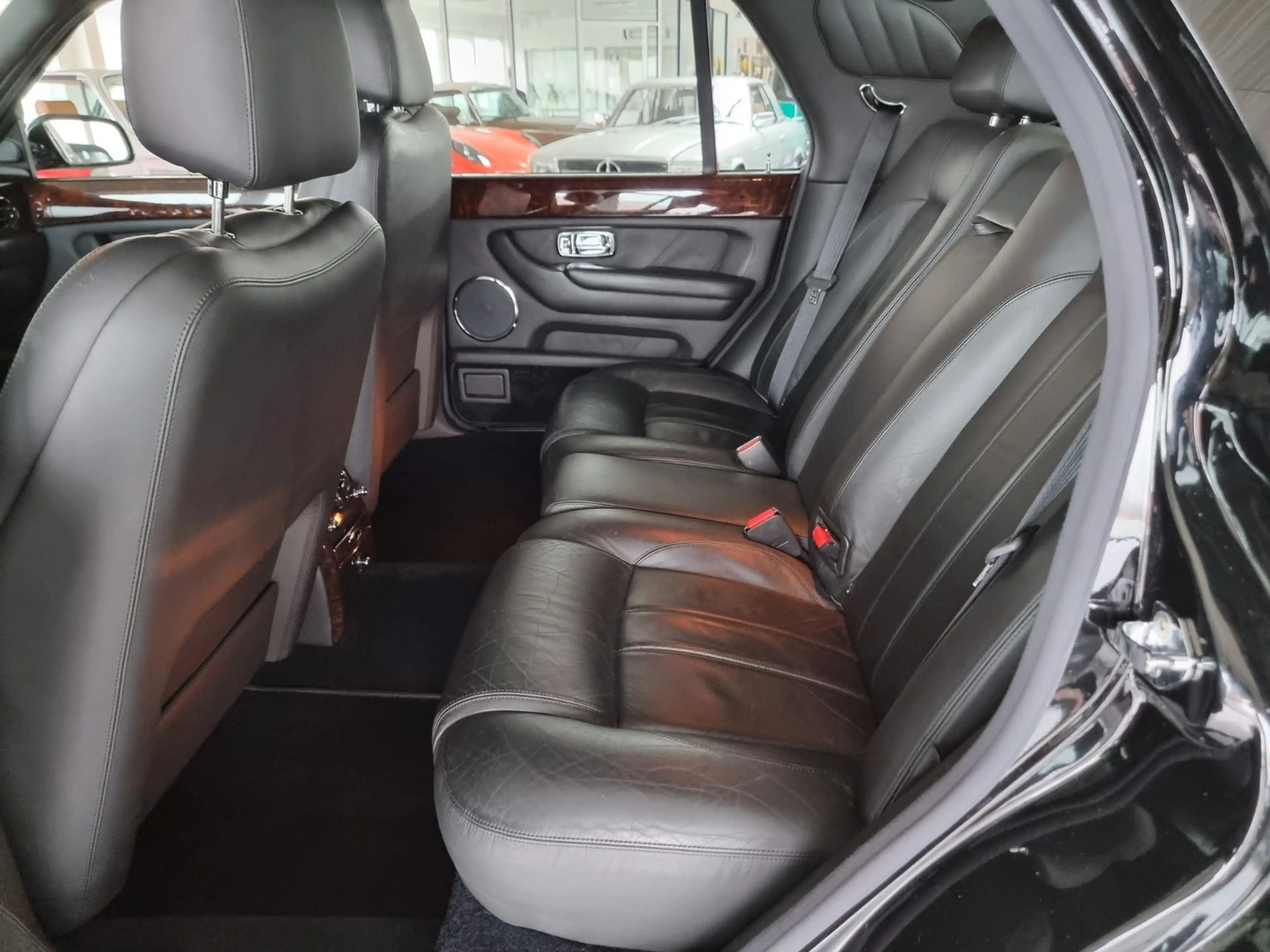 Bentley Arnage /2. Hand/Erstlack/Kpl. Historie/Sammler — photo 13