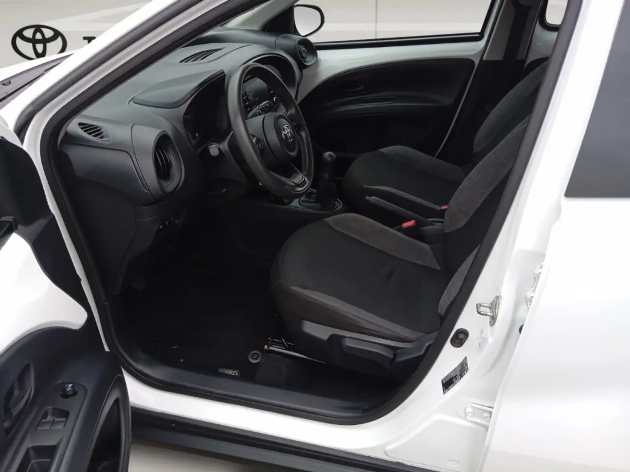 Toyota Aygo X Apple CarPlay Android Auto Musikstreaming DAB Spur, миниатюра 9