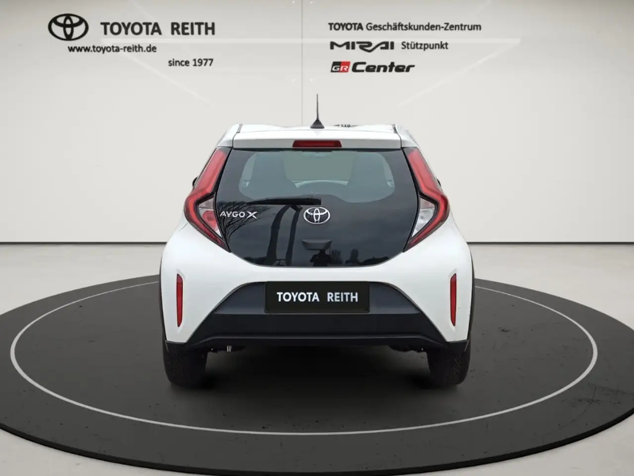 Toyota Aygo X Apple CarPlay Android Auto Musikstreaming DAB Spur, миниатюра 4