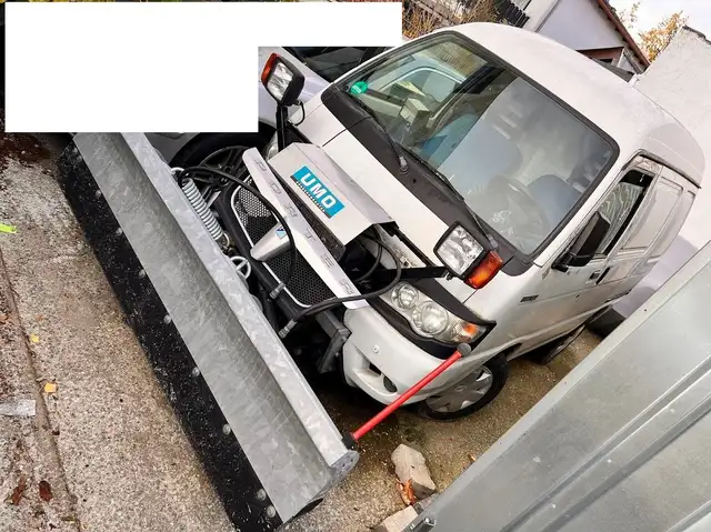 Piaggio Porter 4x4 Allrad Schneepflug und Salzstreuer TÜV NEU