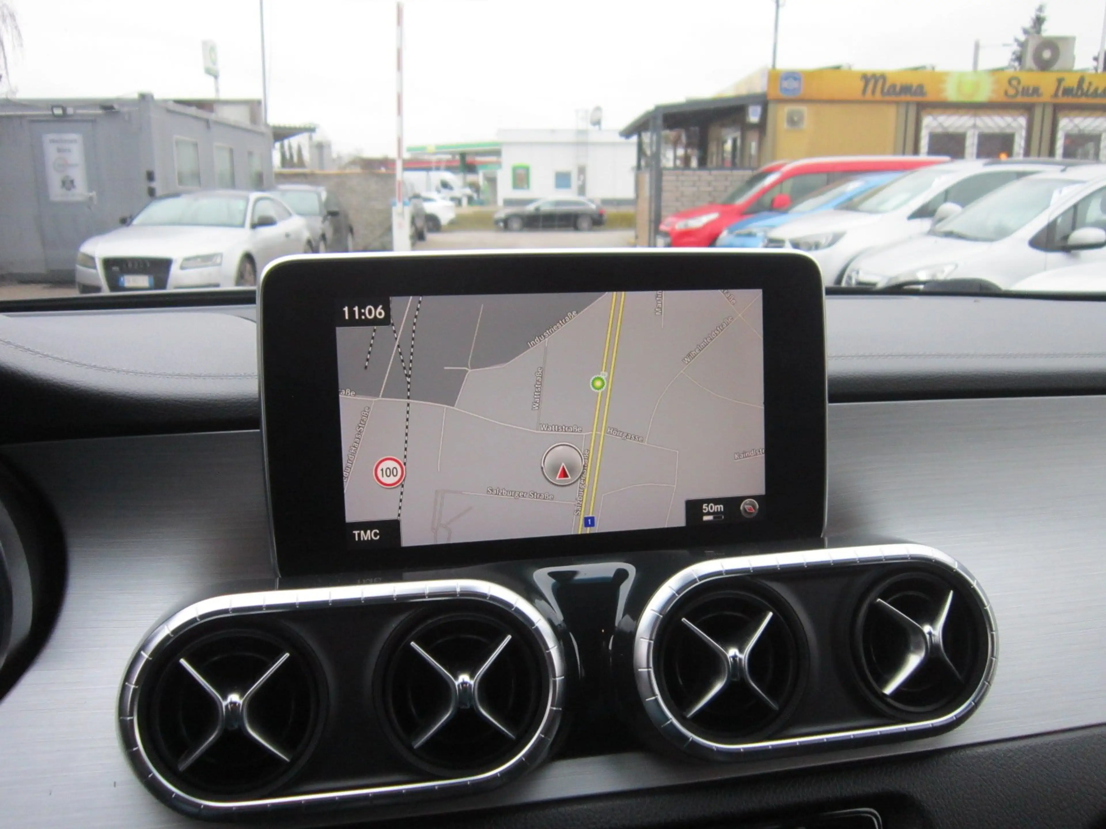 Mercedes-Benz X 350 — photo 12
