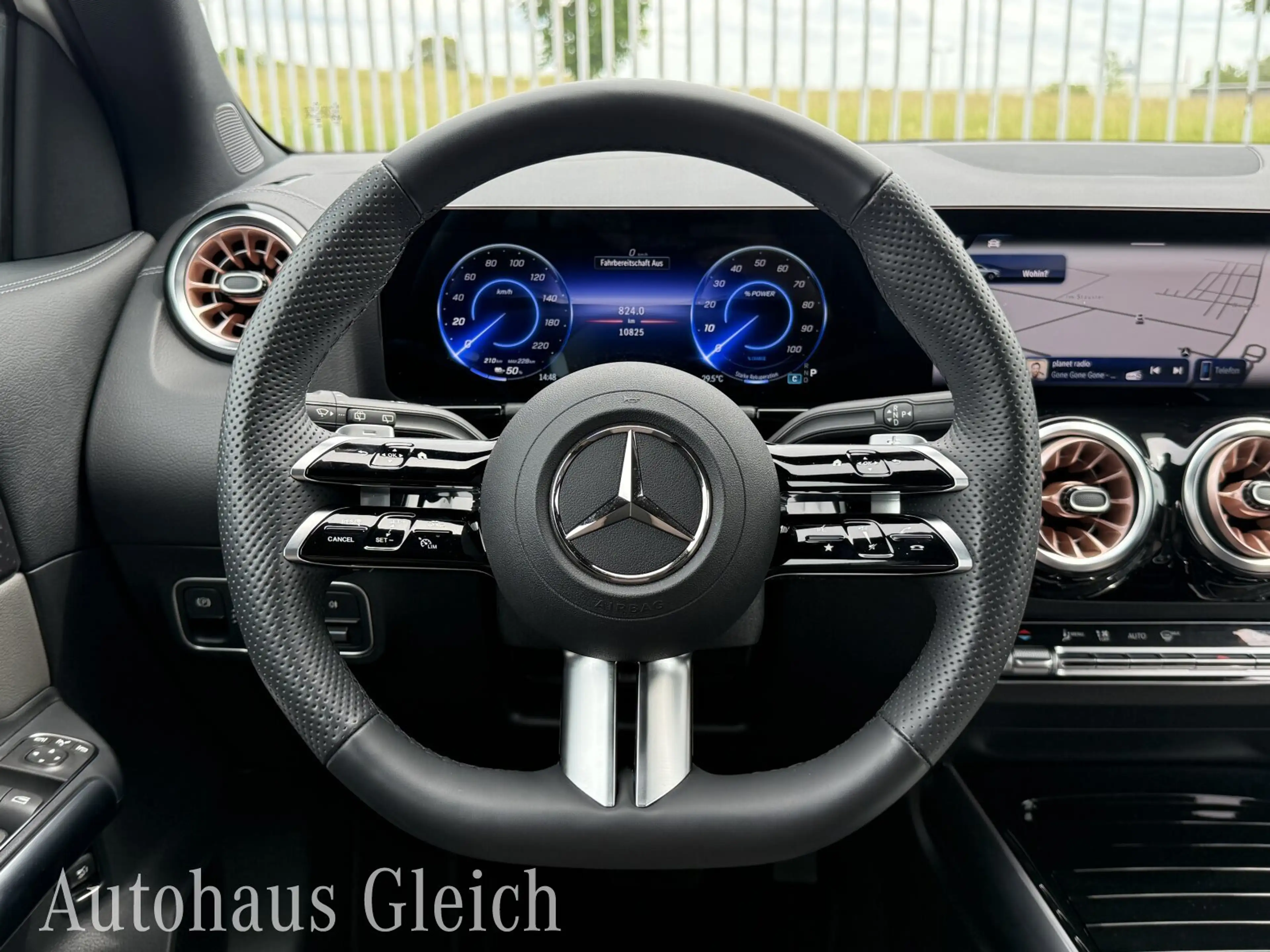 Mercedes-Benz EQA 300 EQA 300 Electric Art 4Matic Navi/Distronic/Klima — photo 7