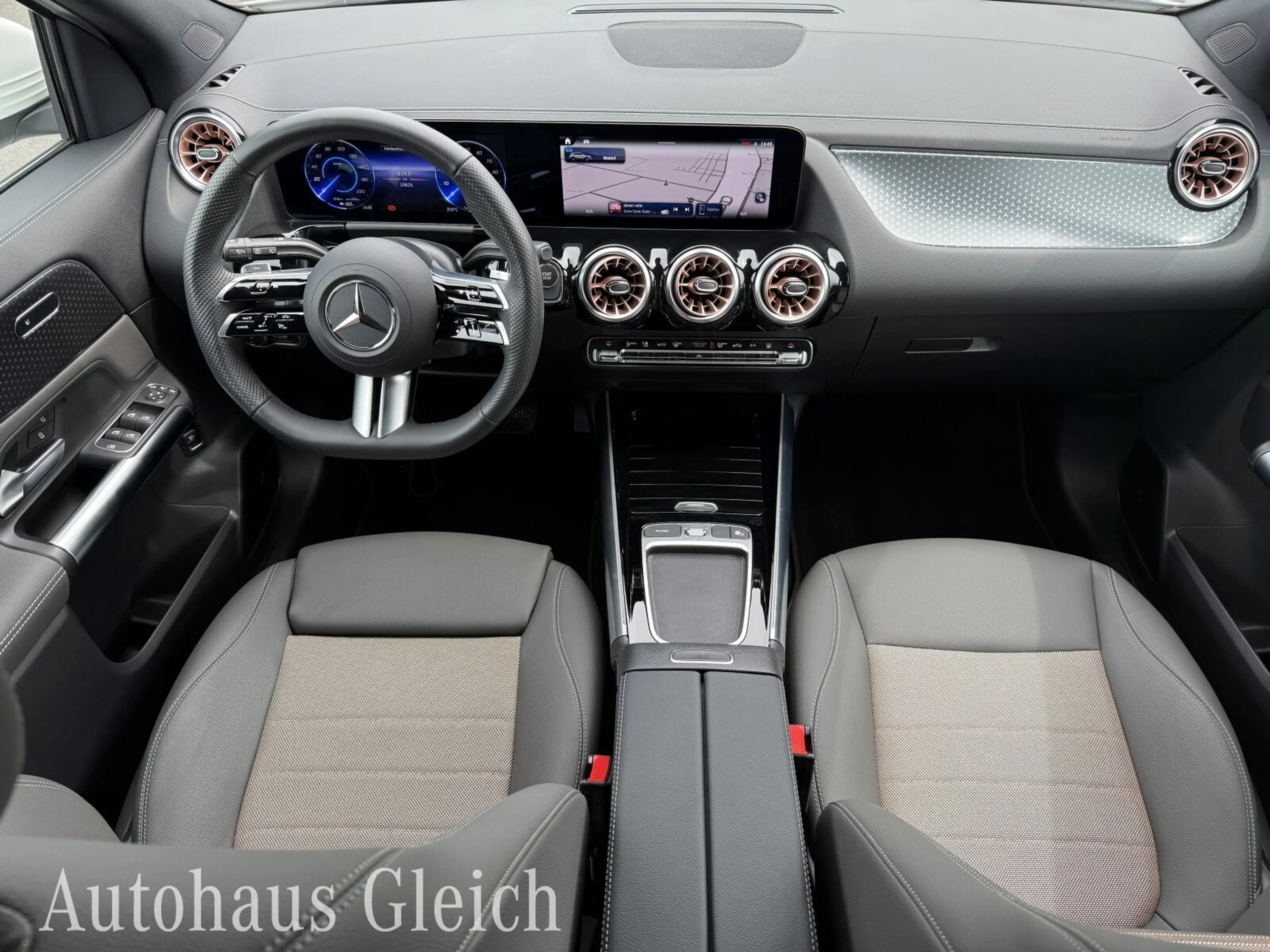 Mercedes-Benz EQA 300 EQA 300 Electric Art 4Matic Navi/Distronic/Klima — photo 6