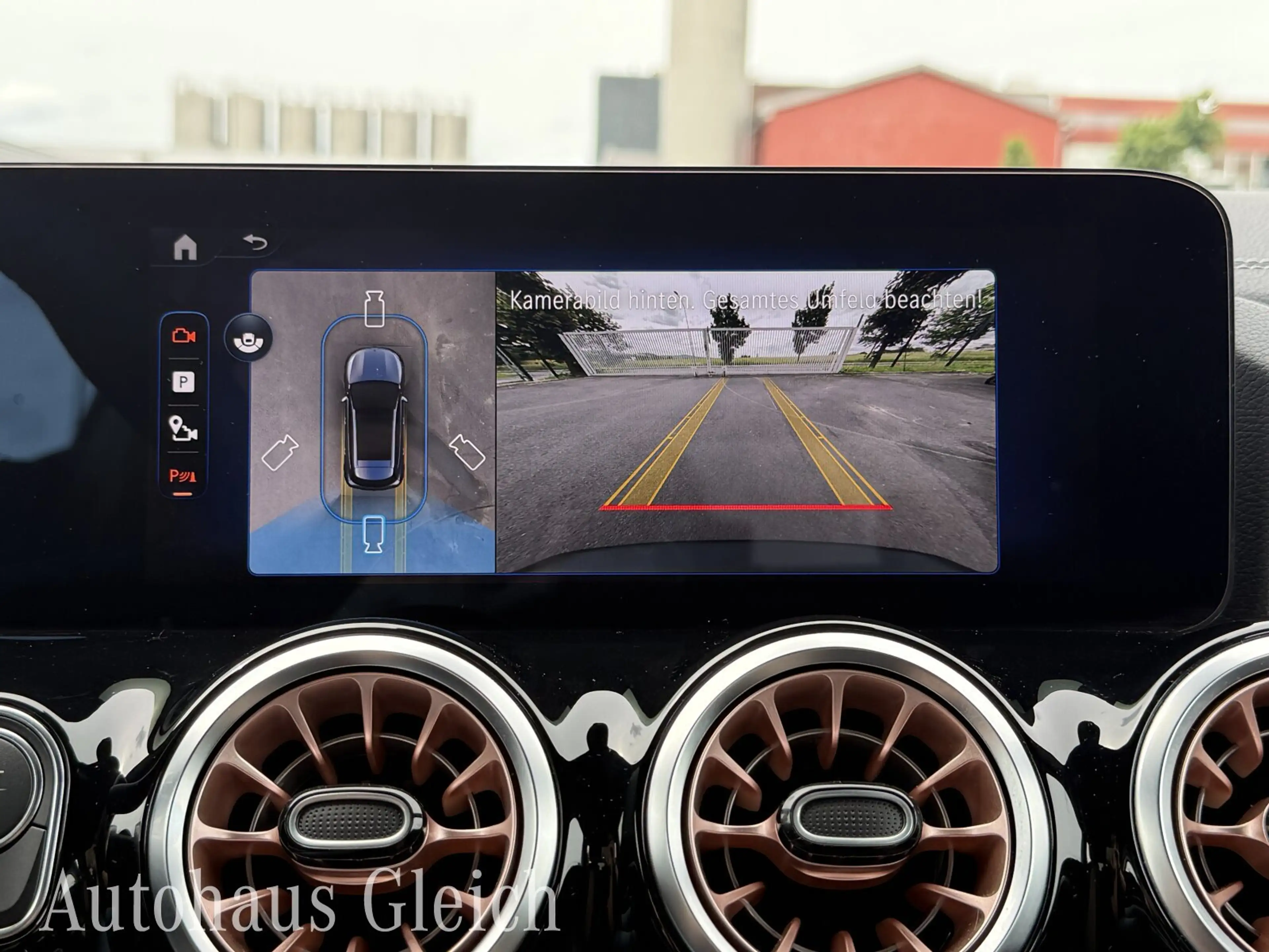 Mercedes-Benz EQA 300 EQA 300 Electric Art 4Matic Navi/Distronic/Klima — photo 10